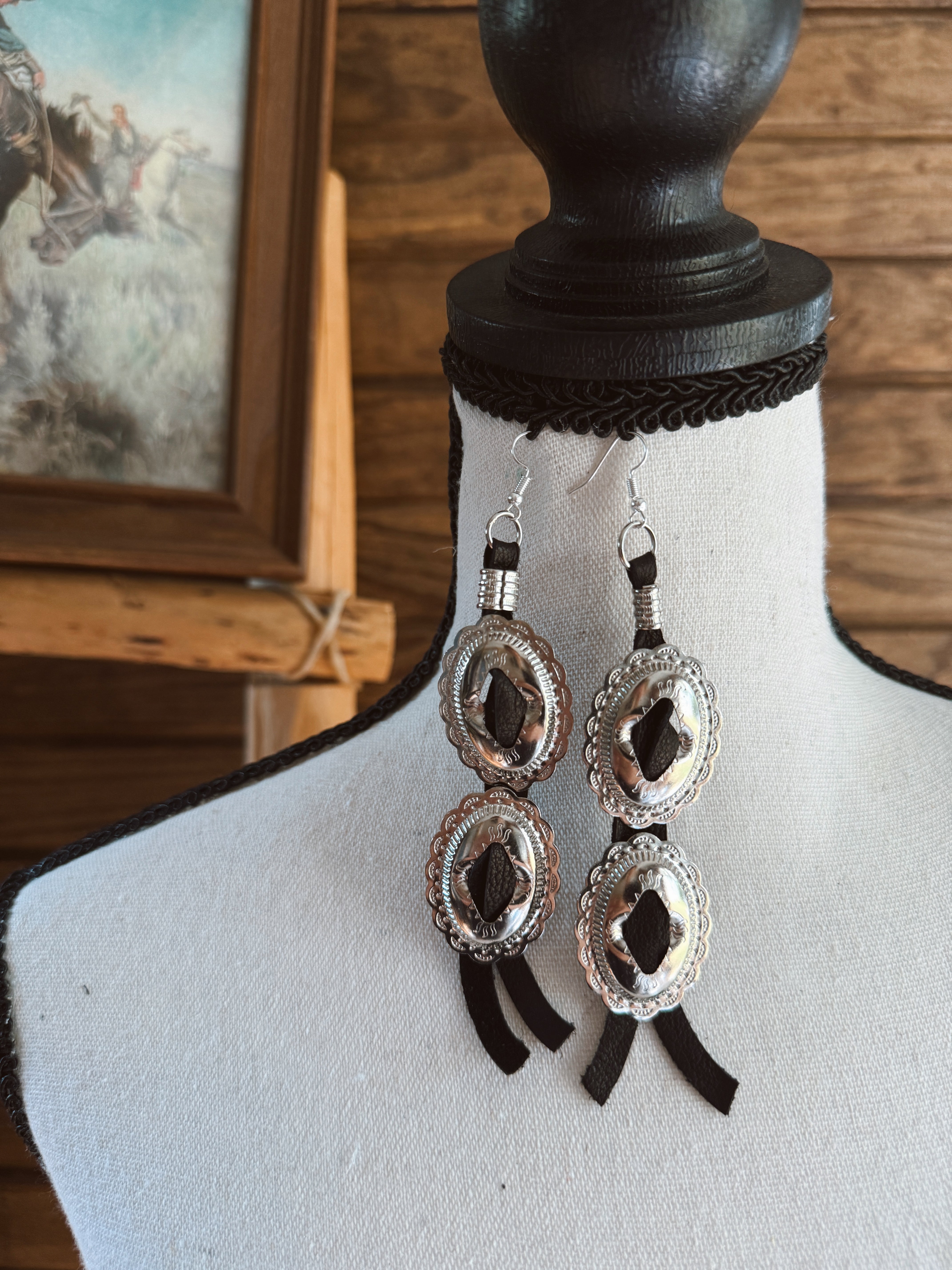 The Concho Earrings - Black