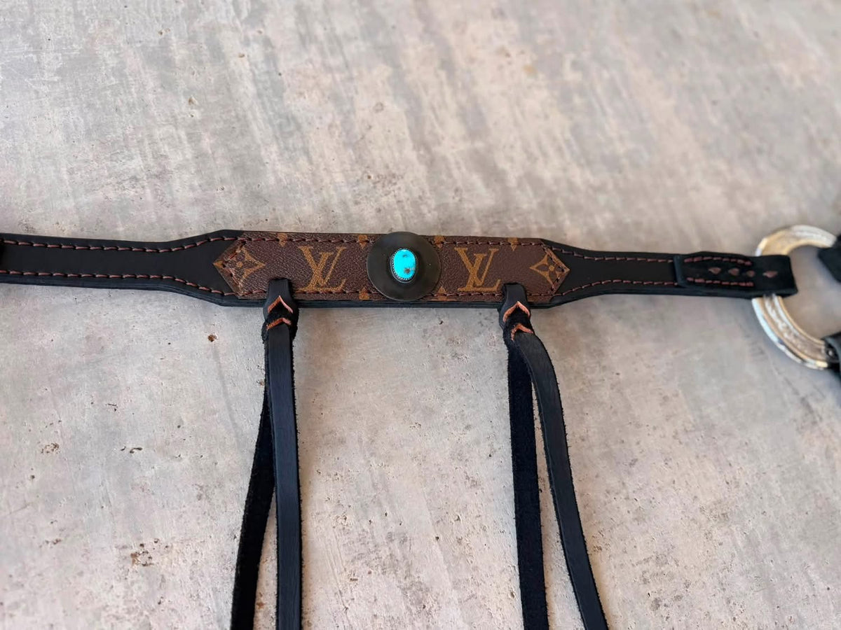 The Luis Breast Collar