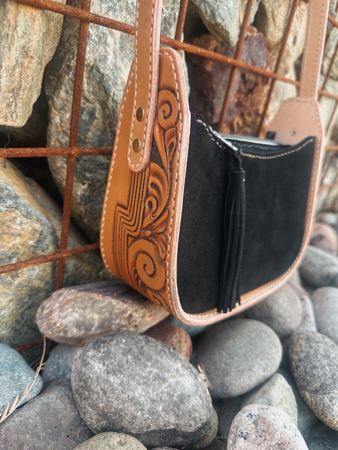 The Maddog Leather Rio Purse - black