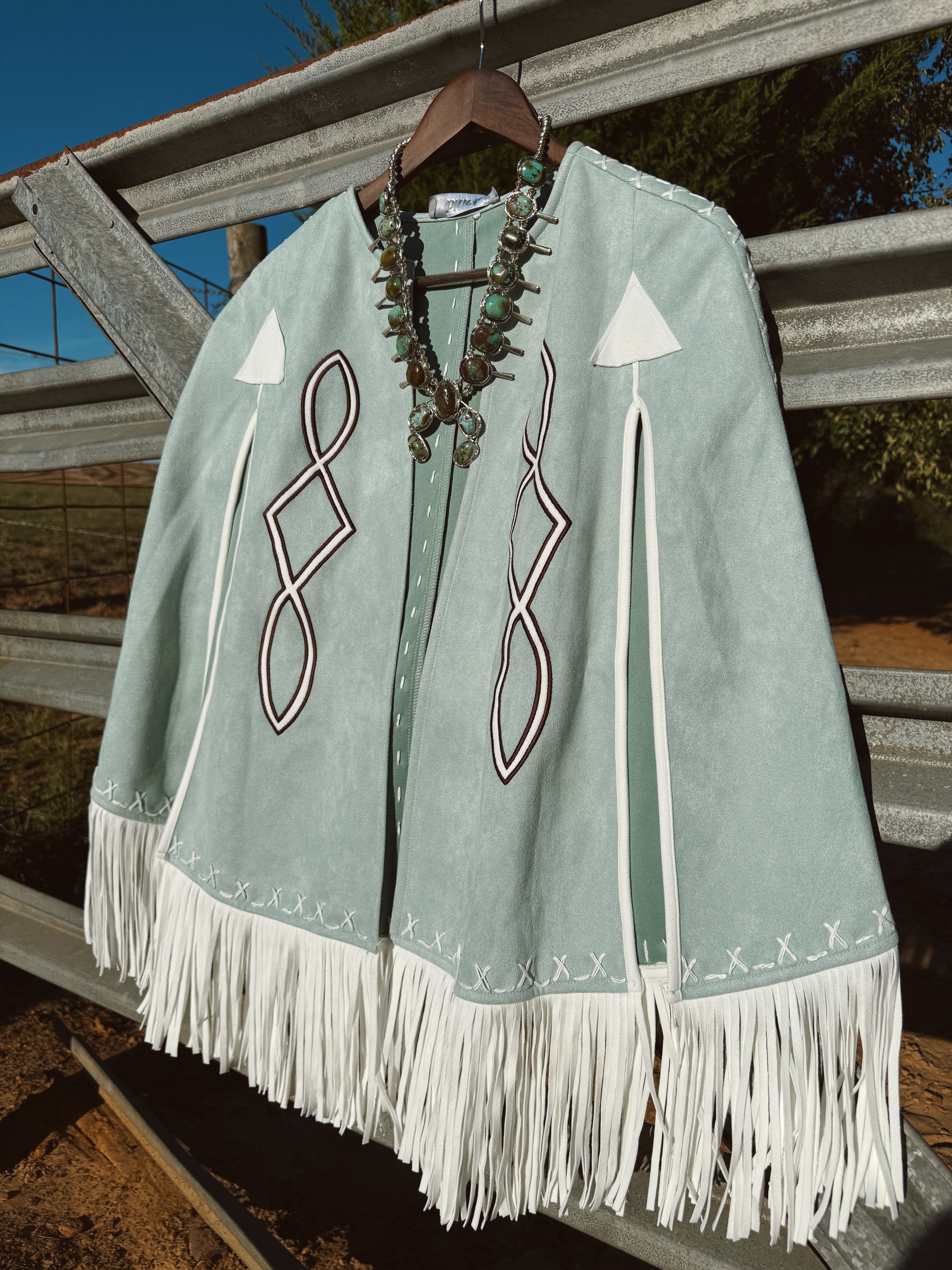 The Clancy Cape - Mint