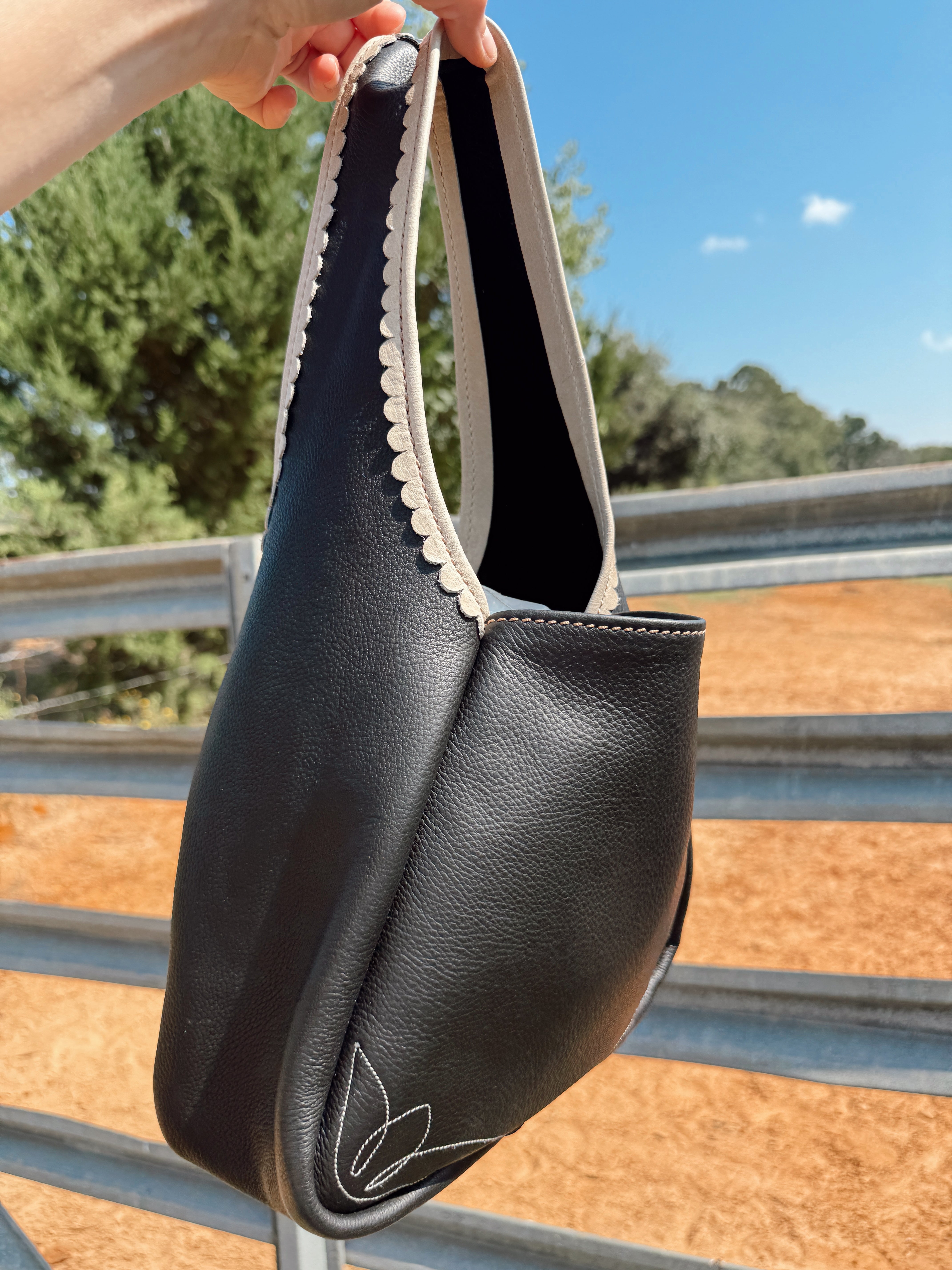 The Maddog Leather Toro Hobo Purse - Black