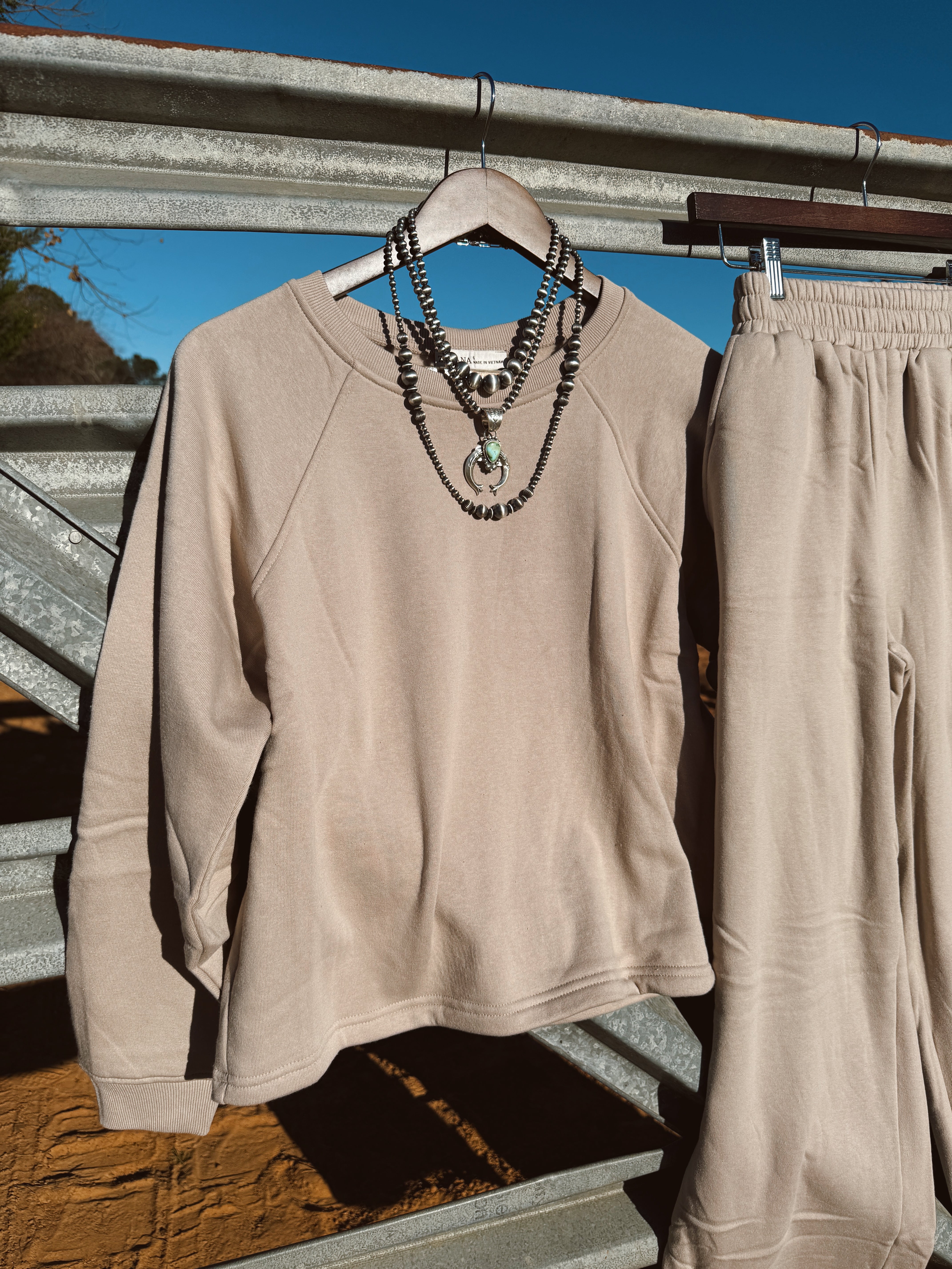 The Monty Set - Sand