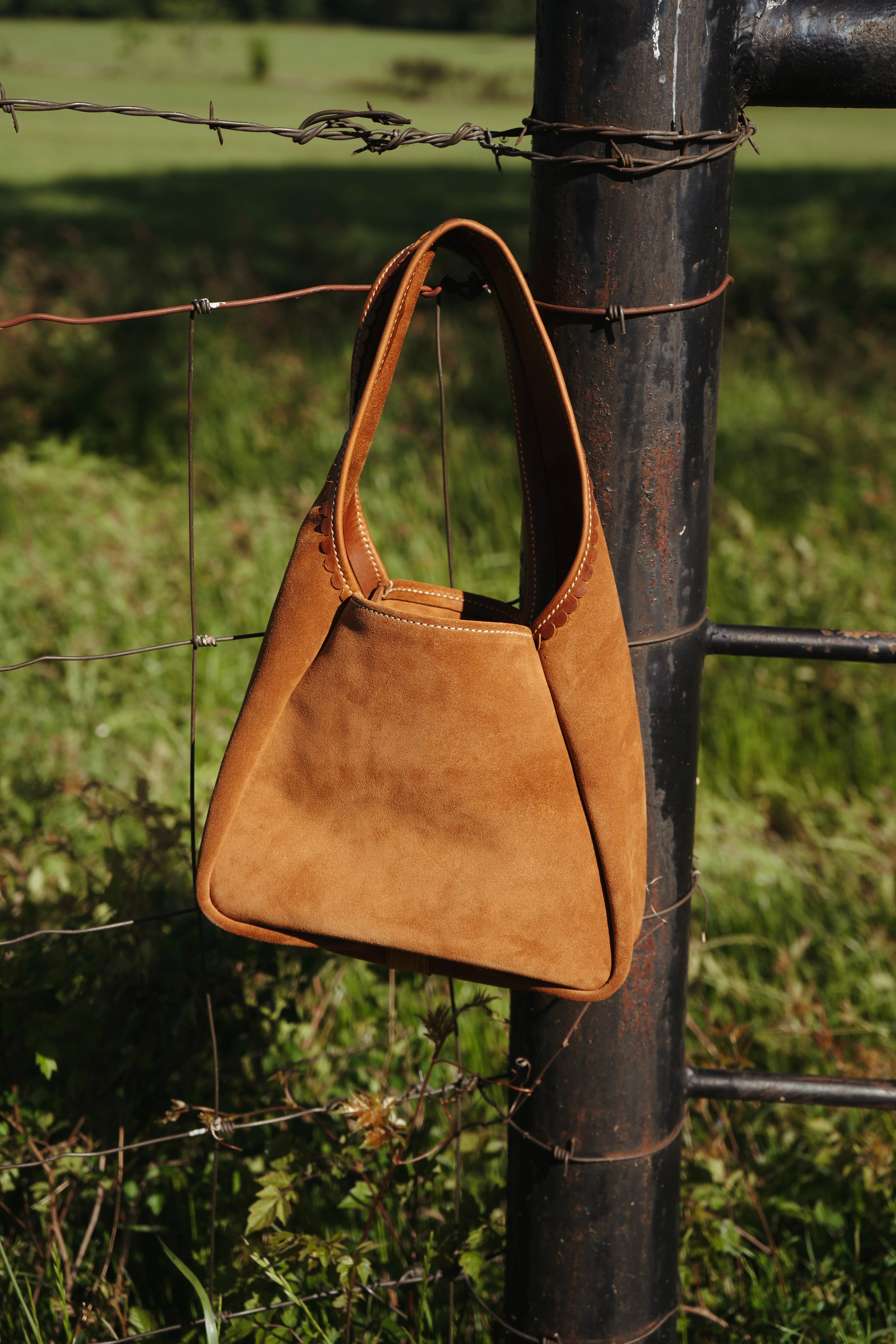 The Maddog Leather Hobo Purse - Camel