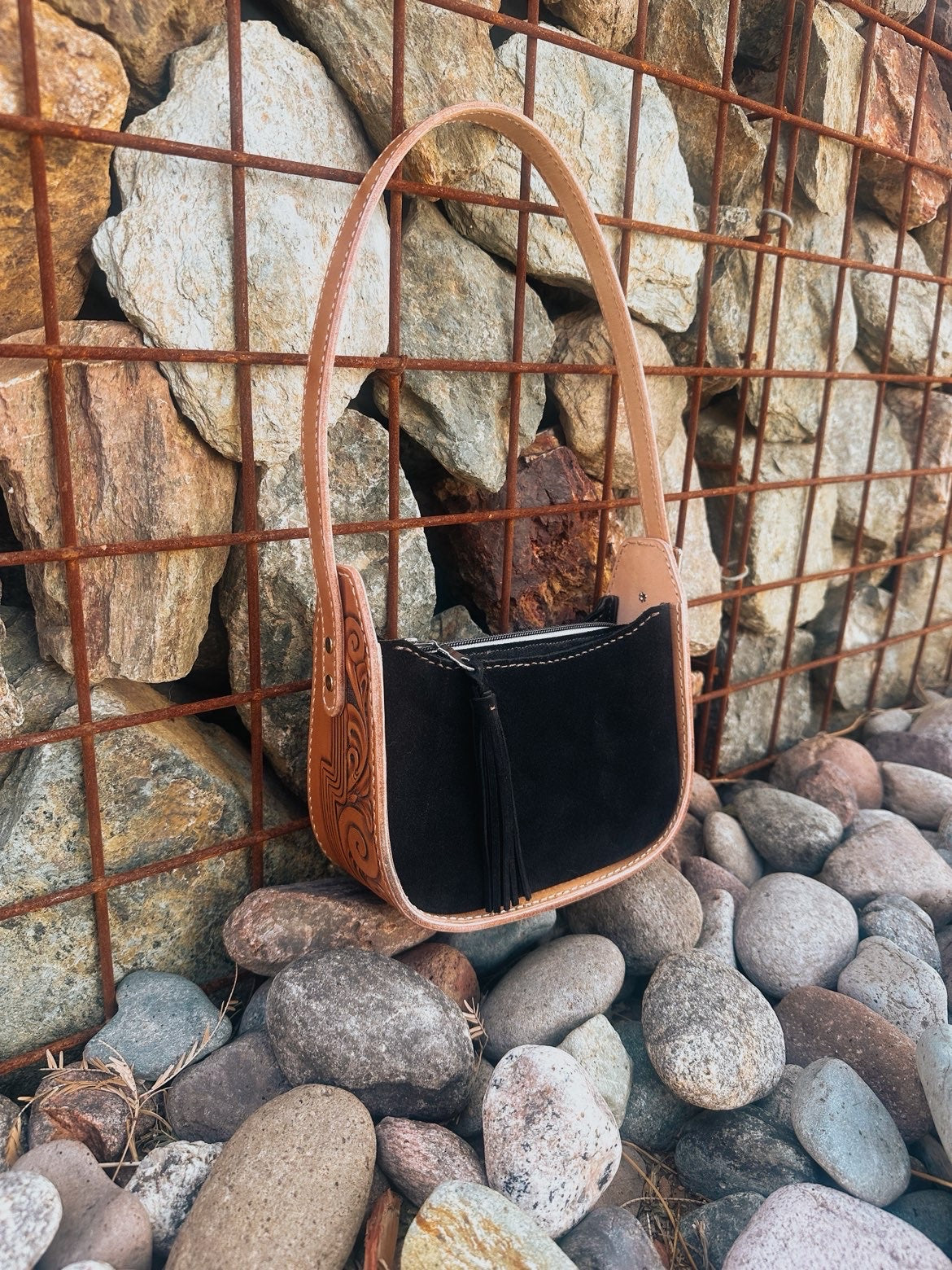 The Maddog Leather Rio Purse - black