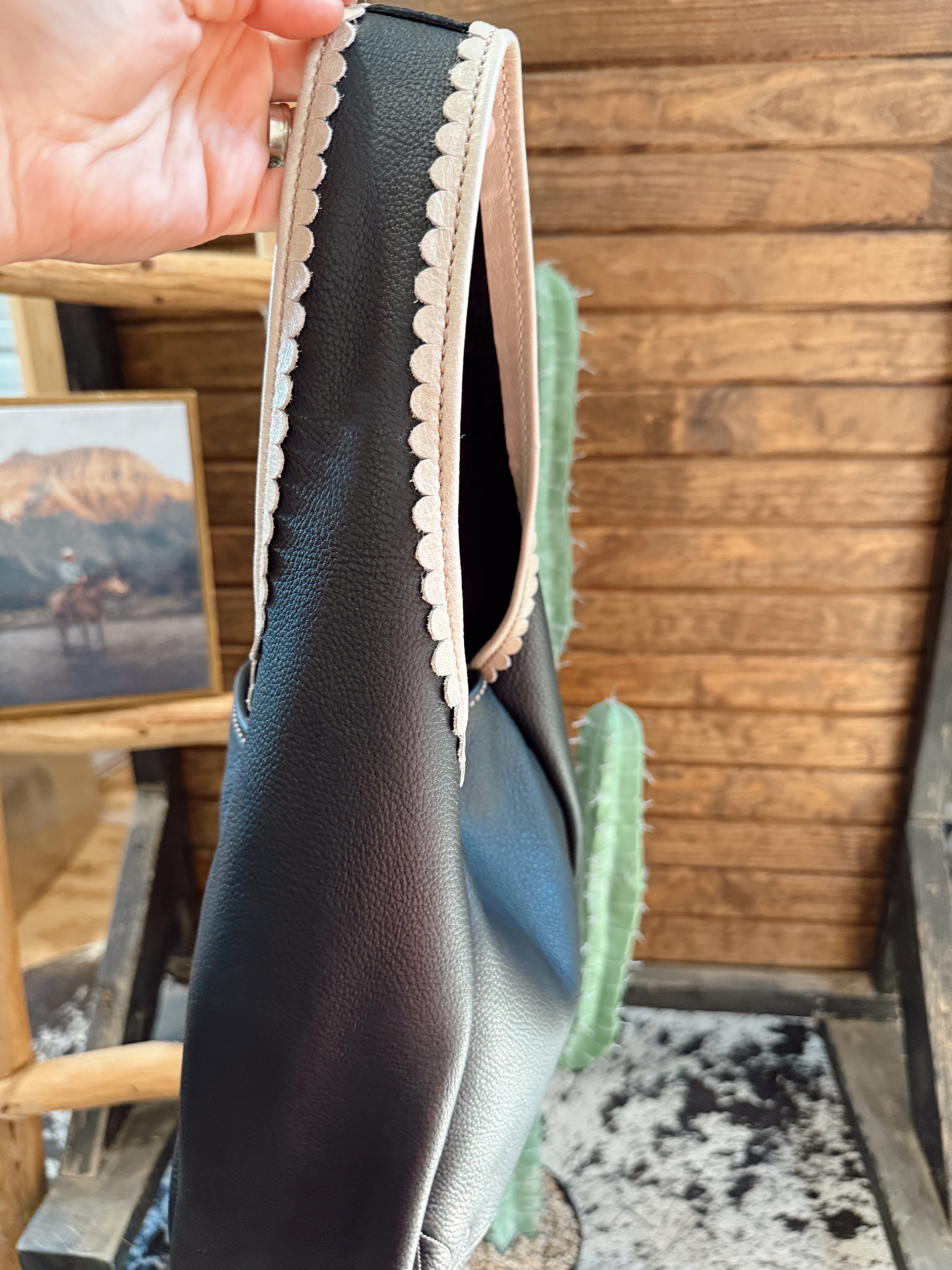 The Maddog Leather Toro Hobo Purse - Black