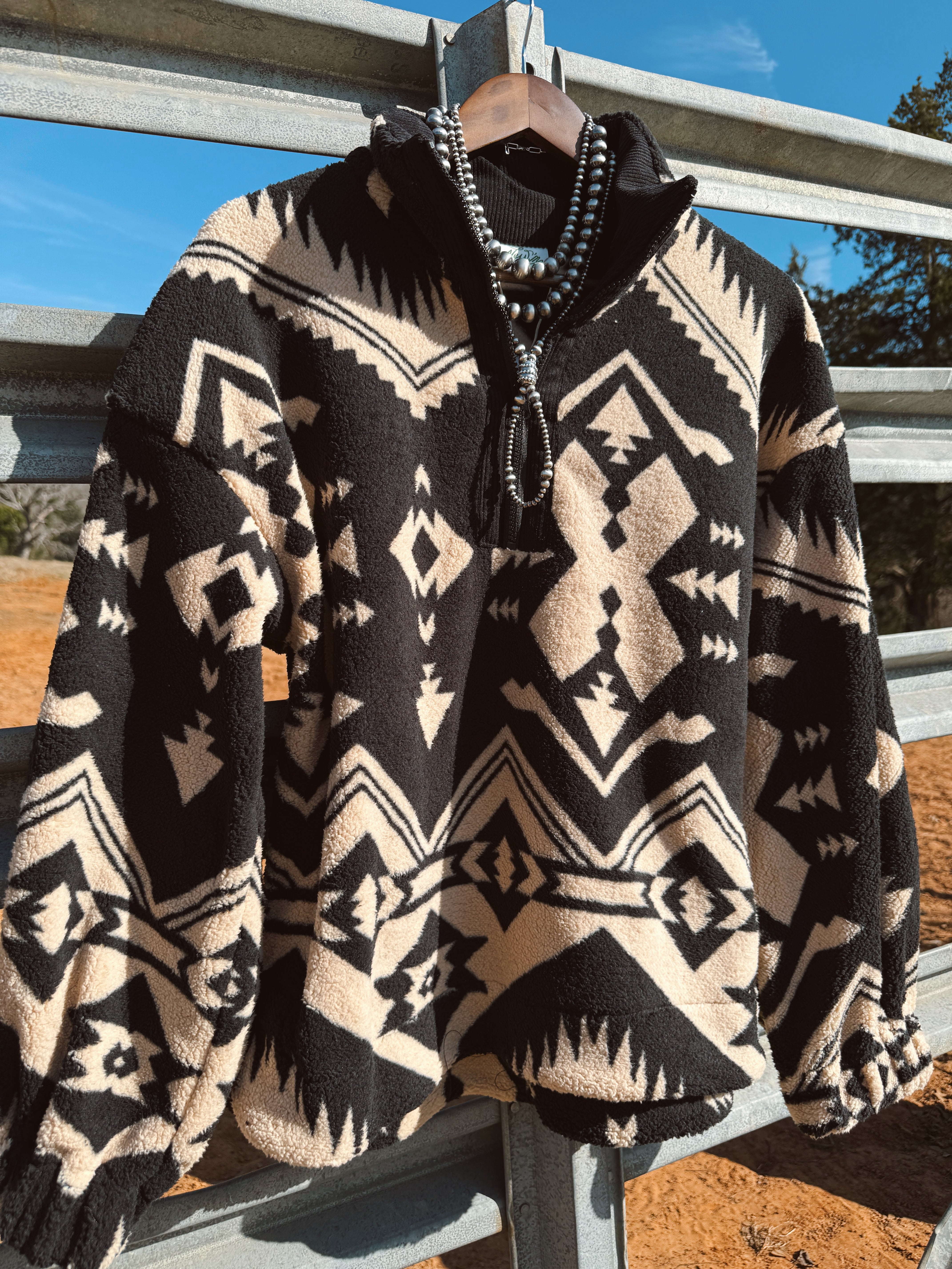 The Aztec Half Zip - Black