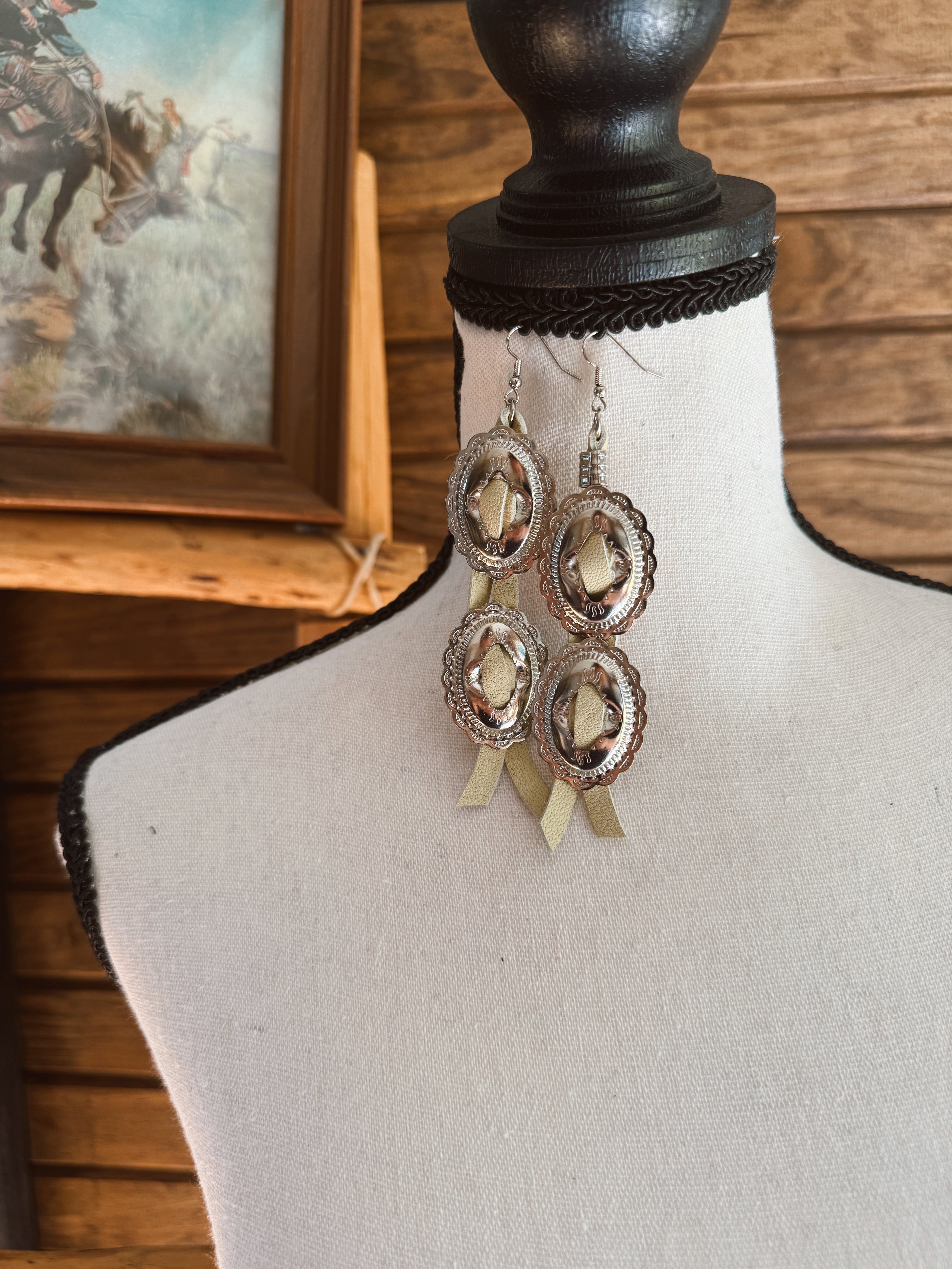 The Concho Earrings - Tan