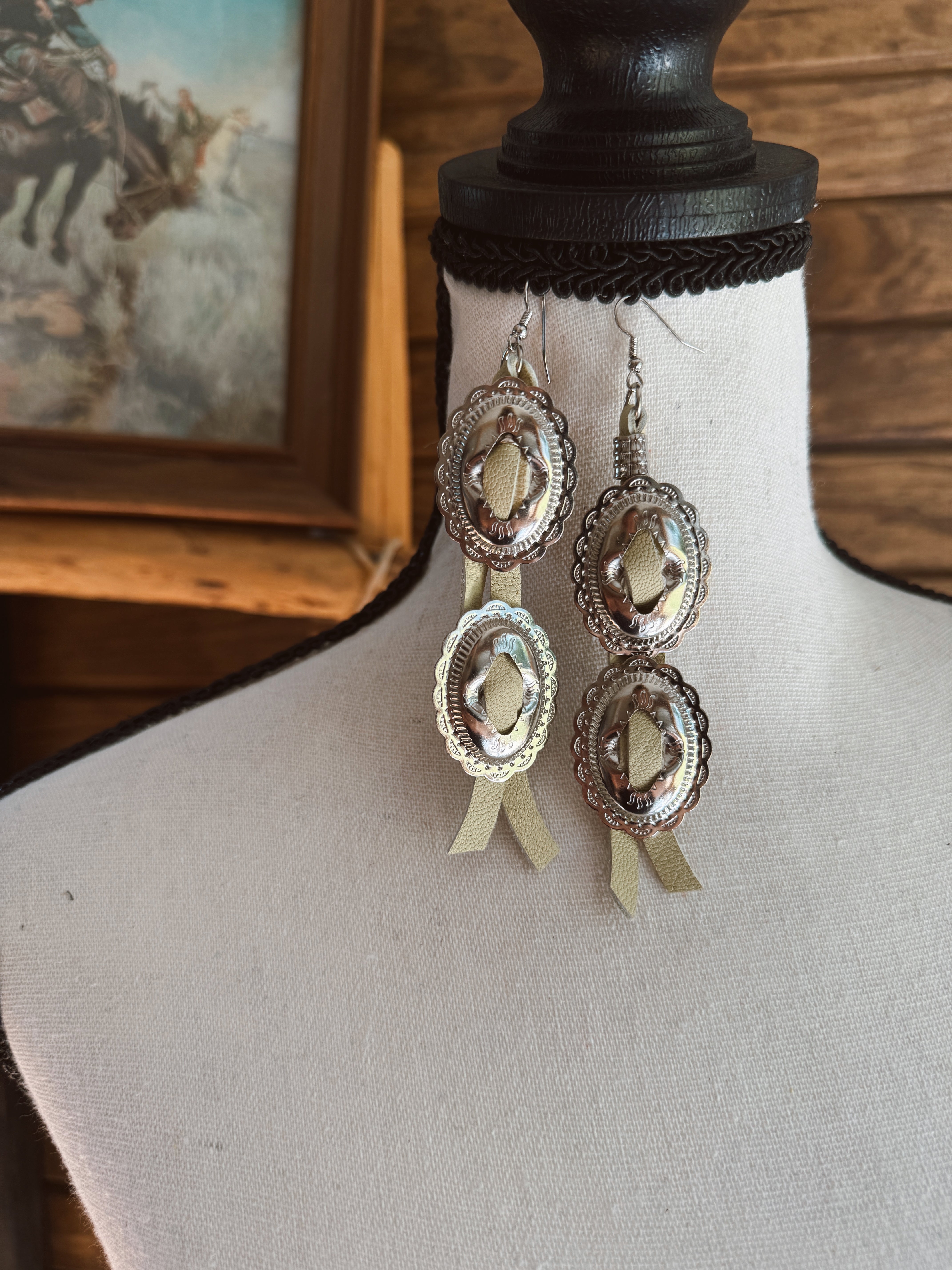 The Concho Earrings - Tan