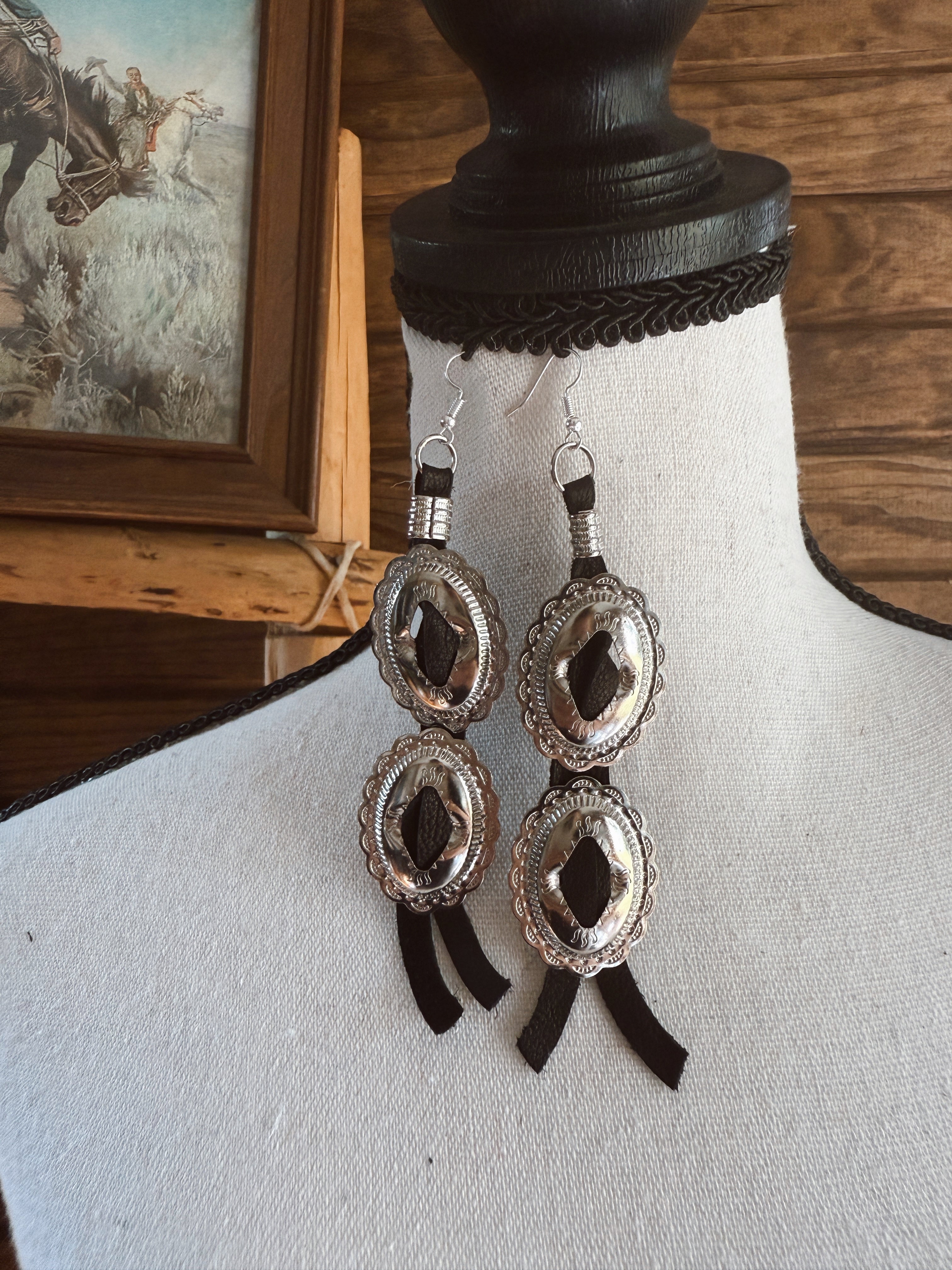 The Concho Earrings - Black