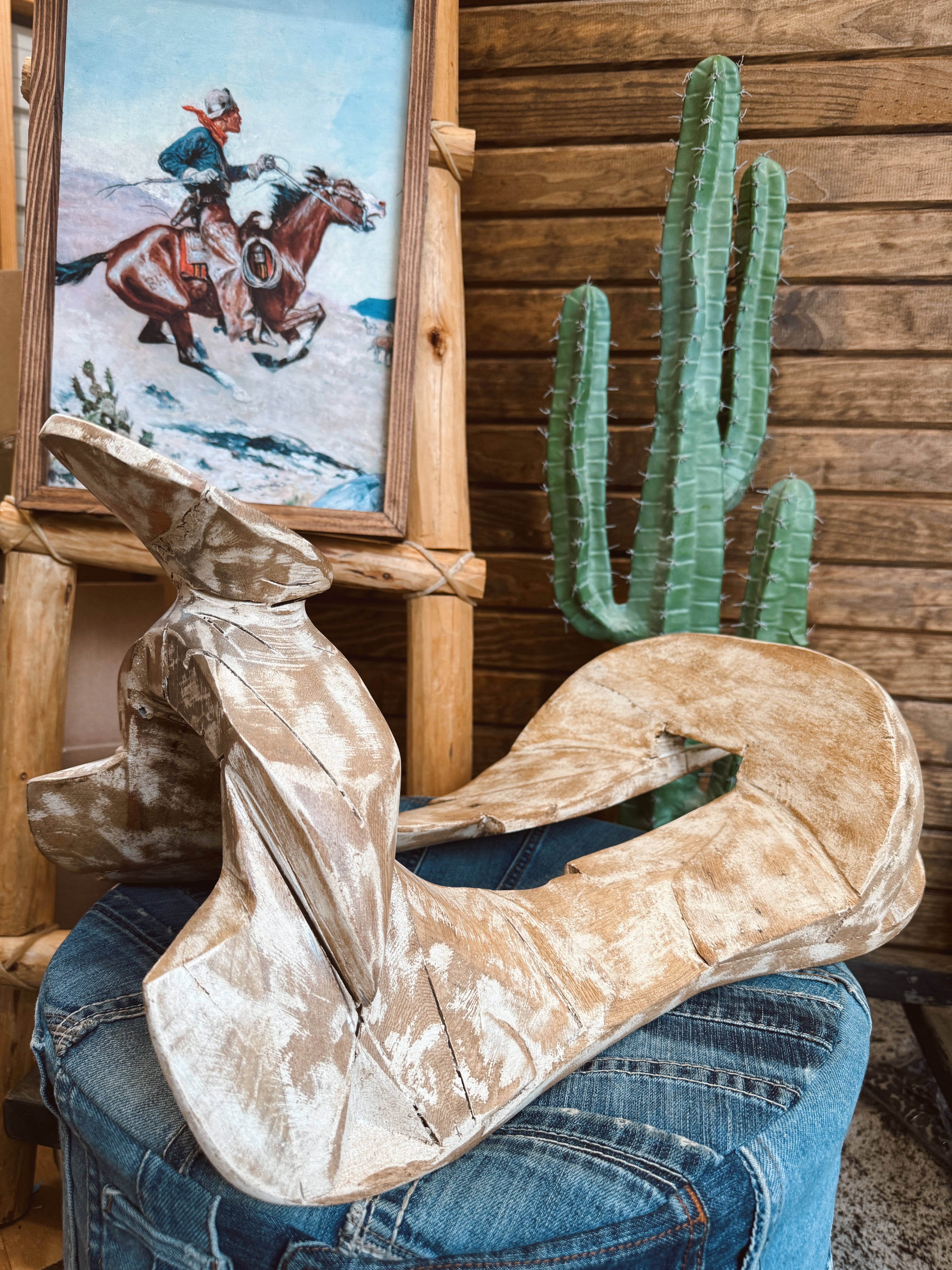 The Saddle Tree - cream