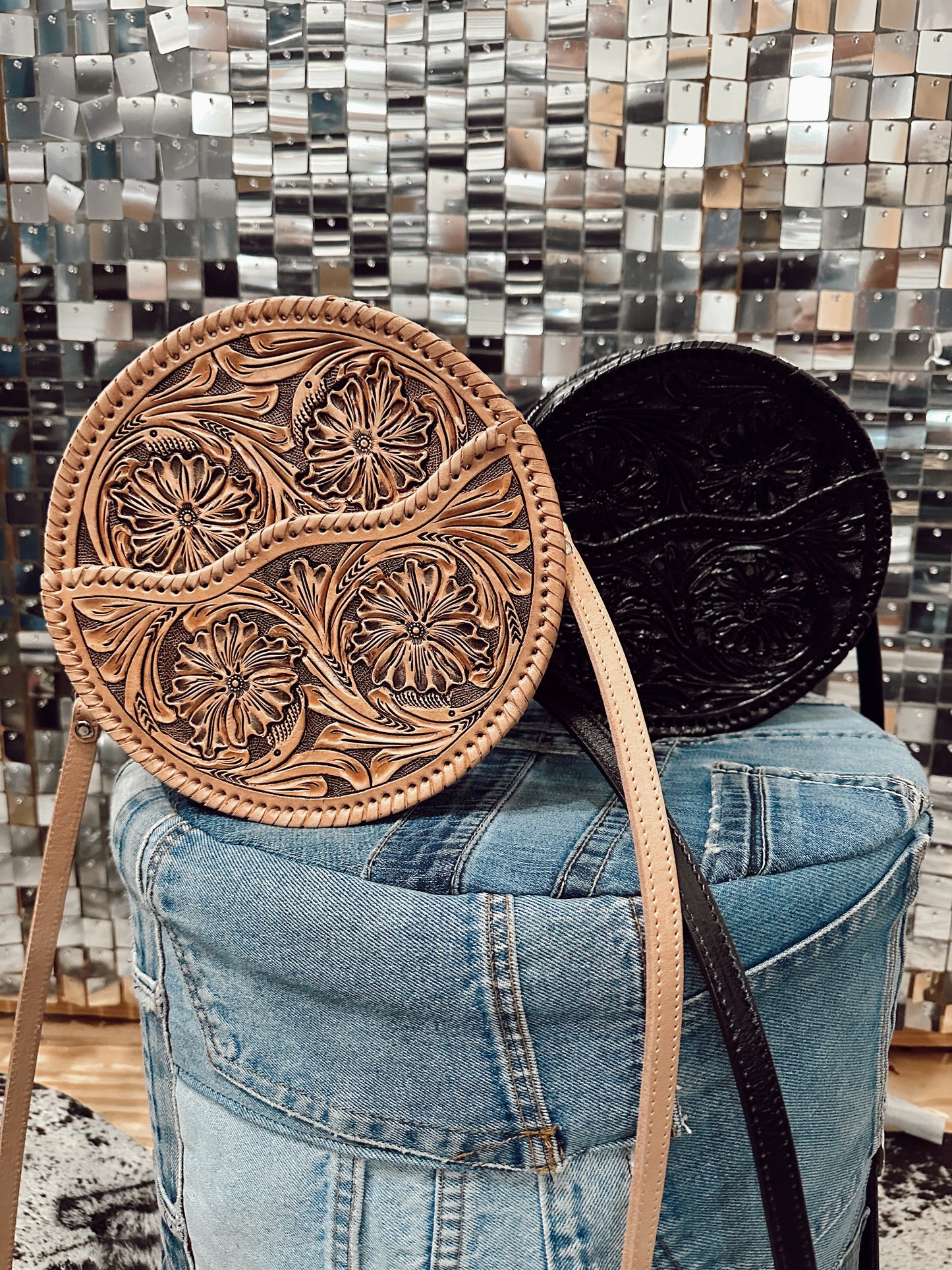 The Que Chula Redondo Leather Tooled Purse {6 Colors}