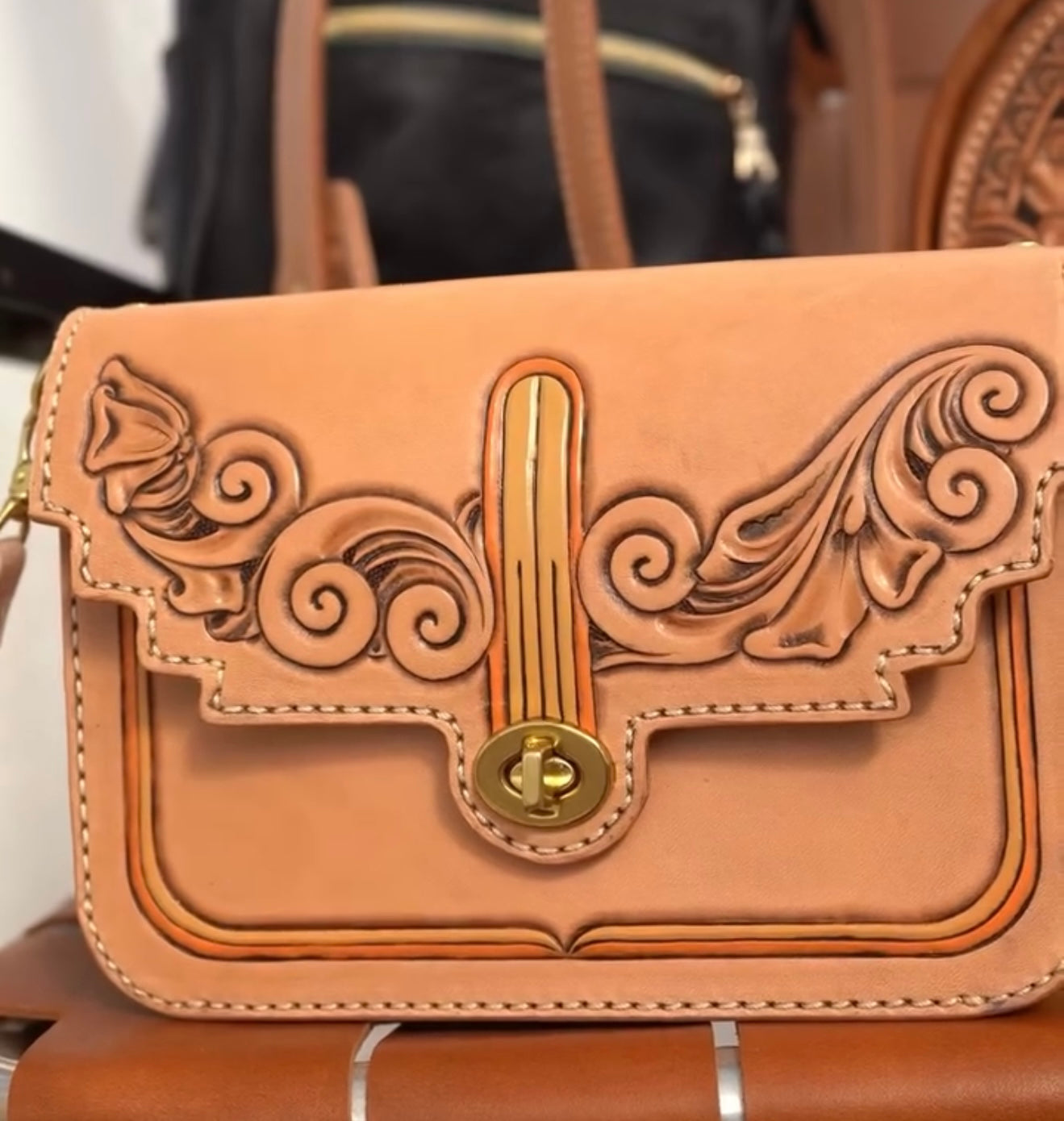 The Maddog Leather Waverly Purse