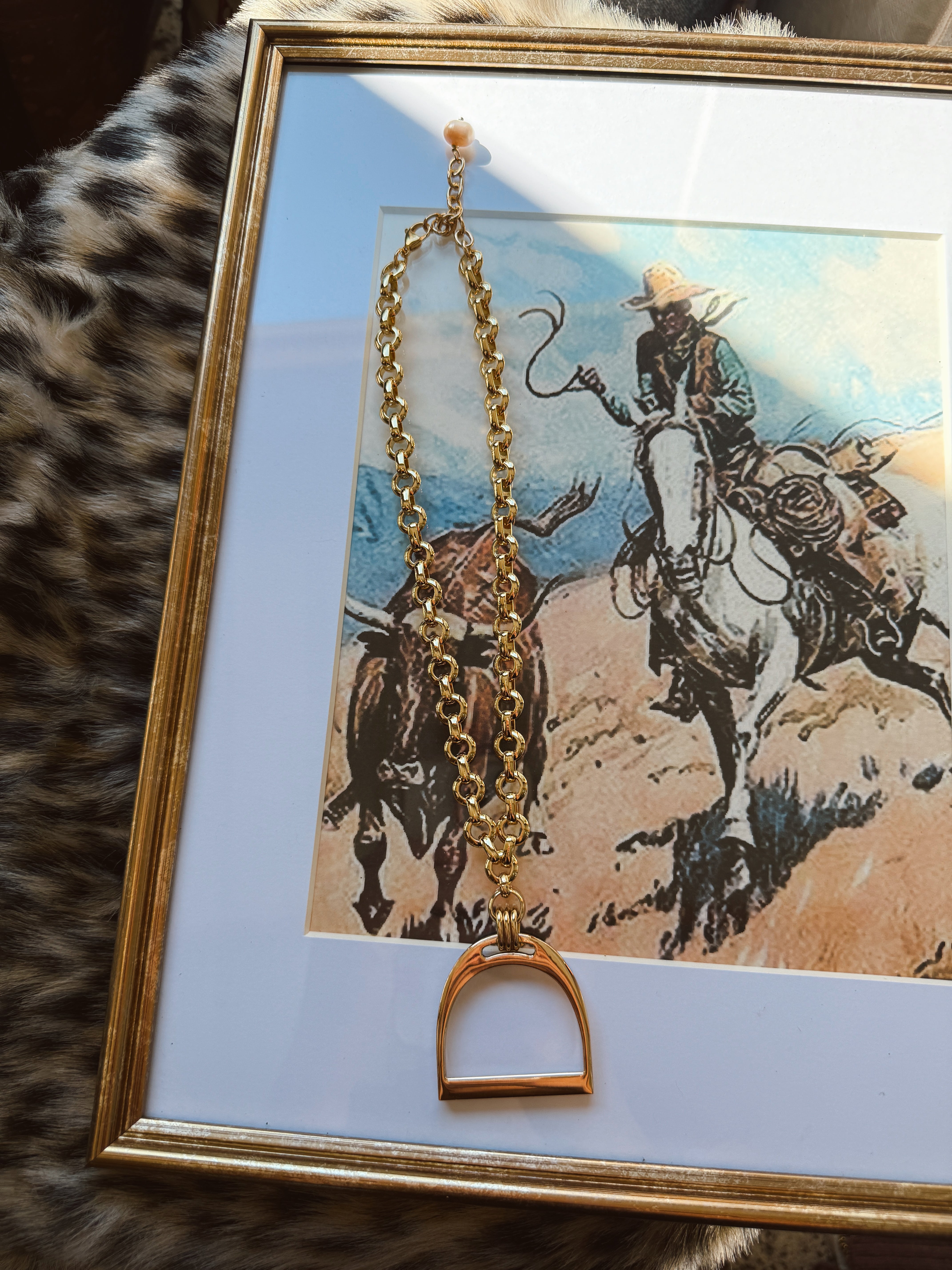 The Stirrup Necklace - Gold