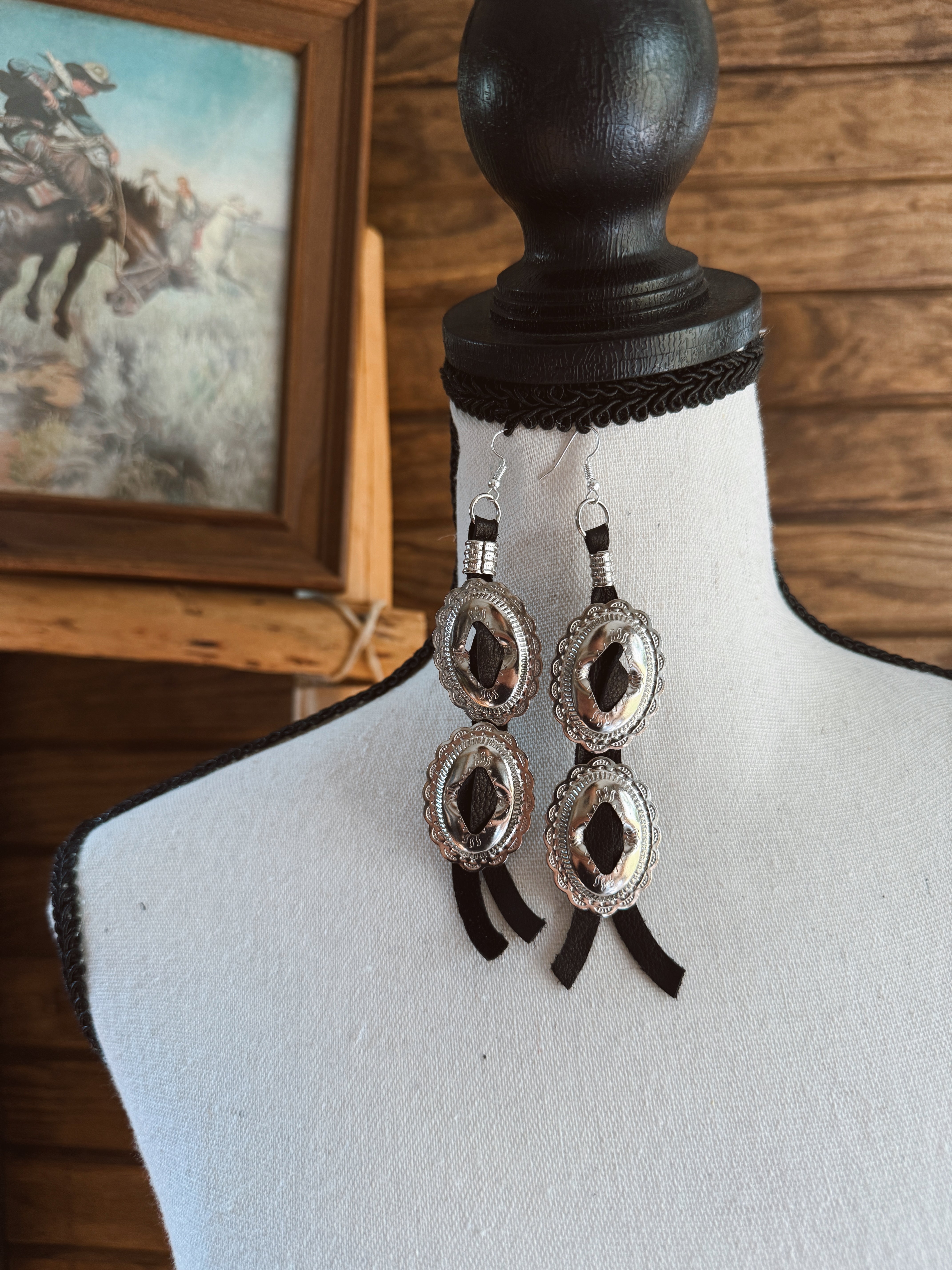 The Concho Earrings - Black