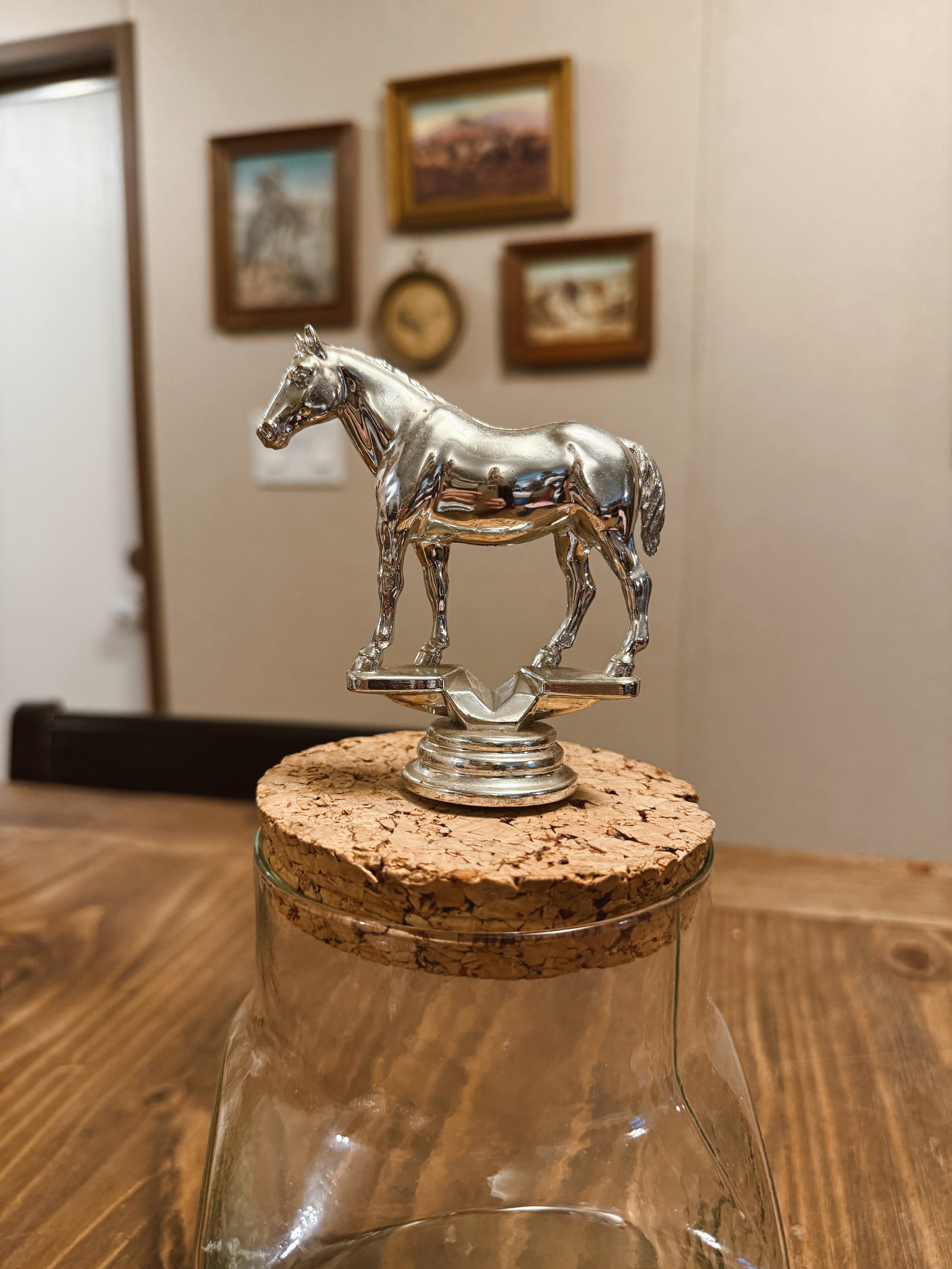 The Vintage Quarter Horse Topper - Silver