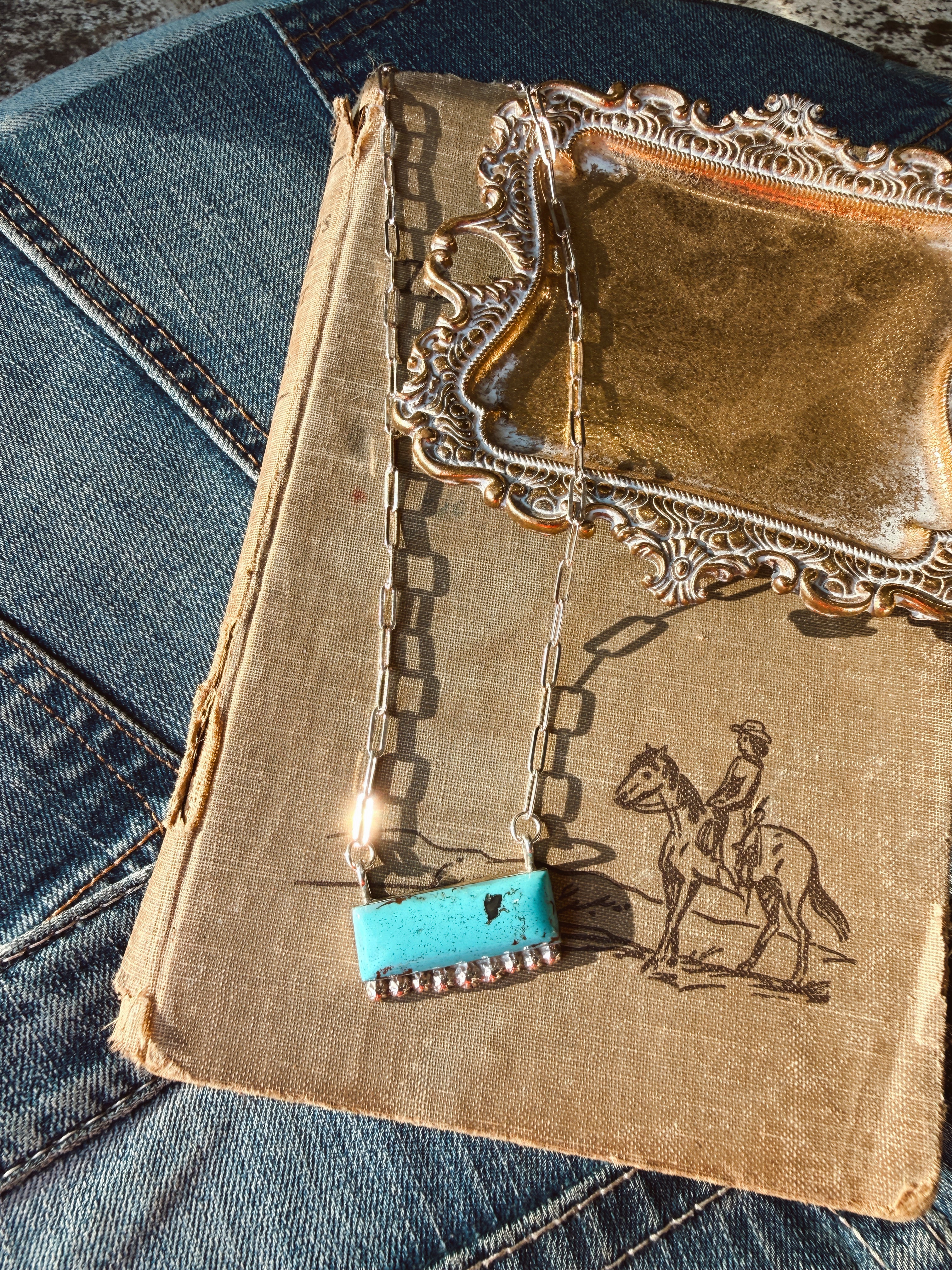 The Lane Bar Necklace