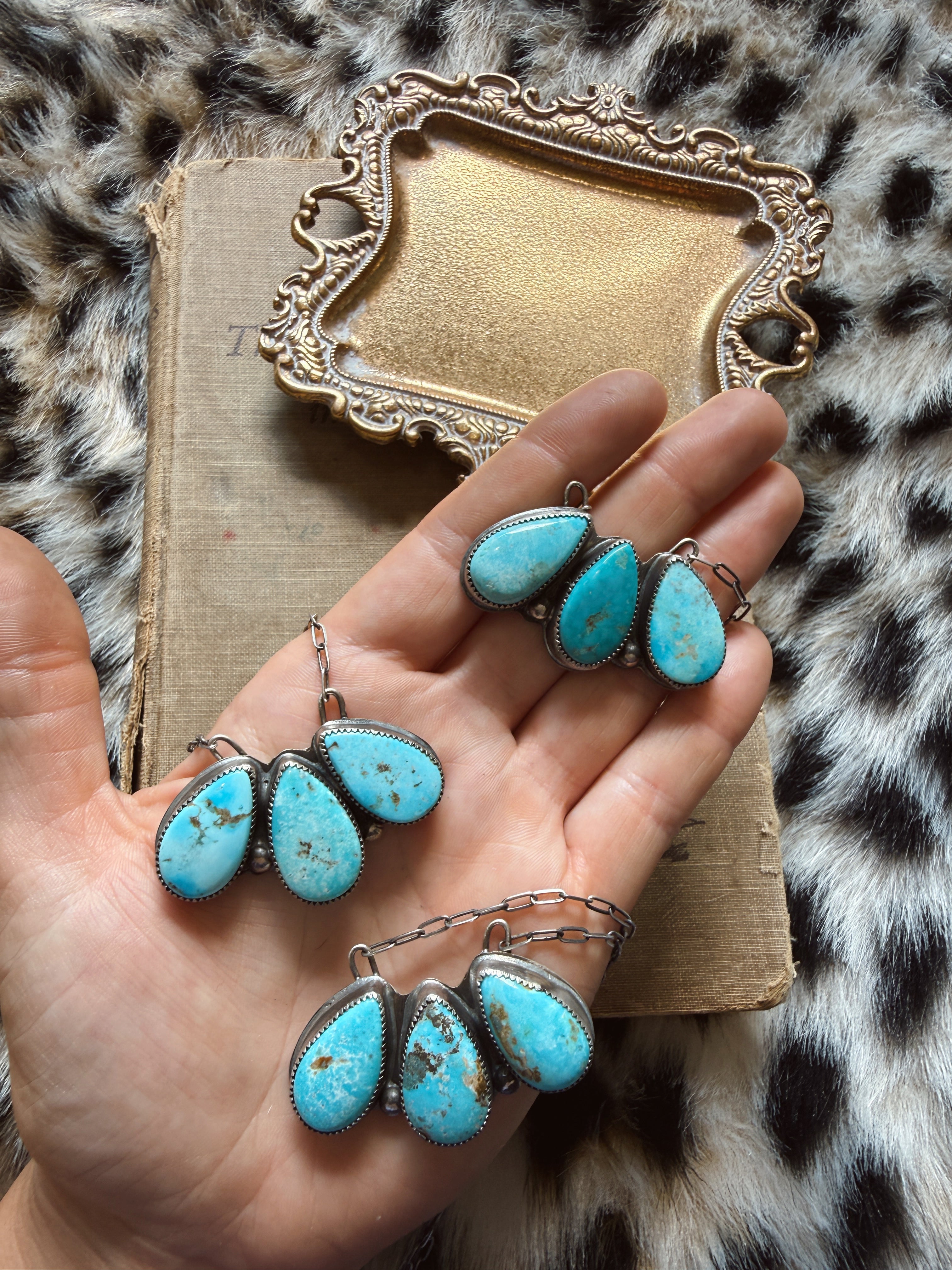The Rosa Necklace