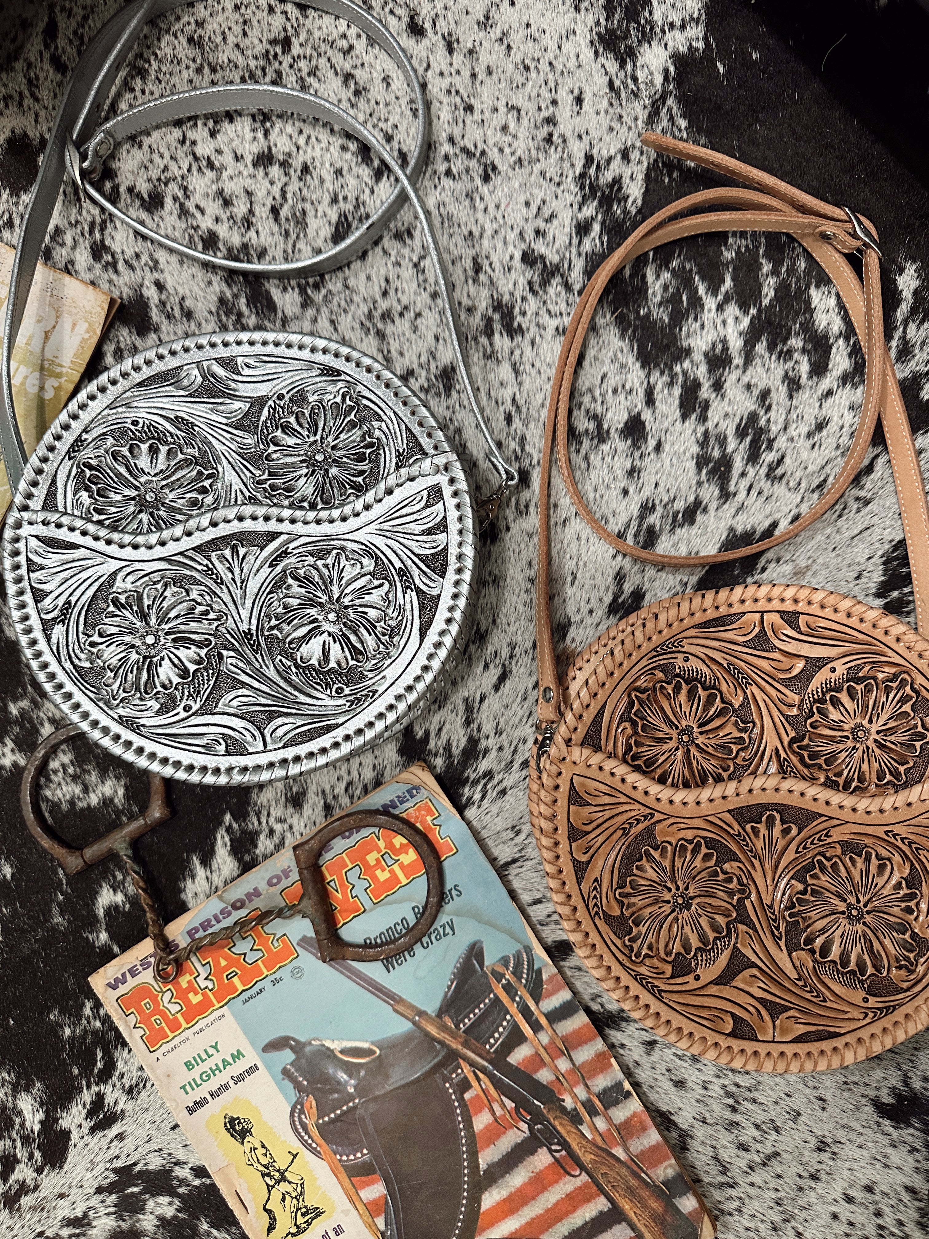 The Que Chula Redondo Leather Tooled Purse {6 Colors}