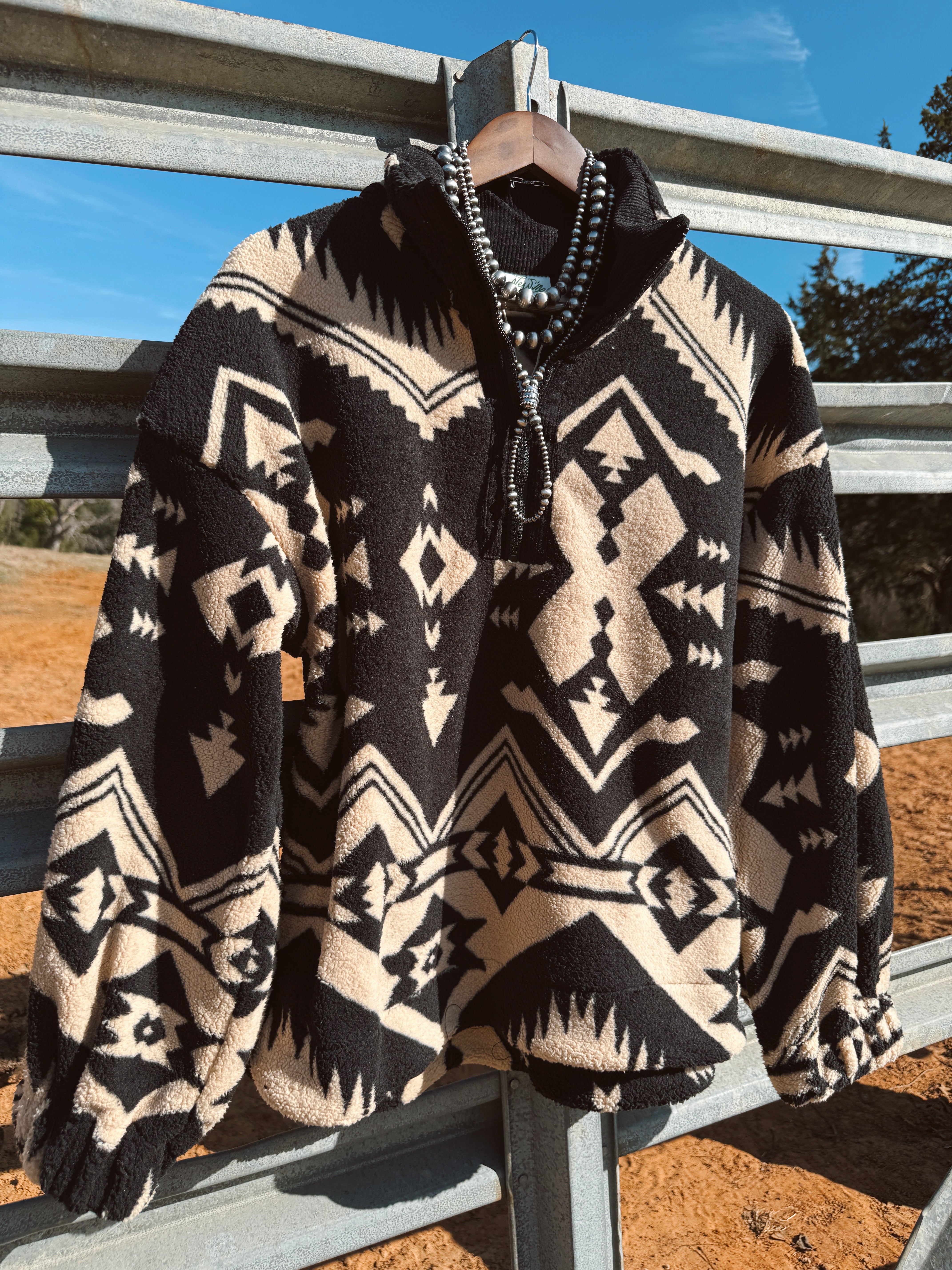 The Aztec Half Zip - Black