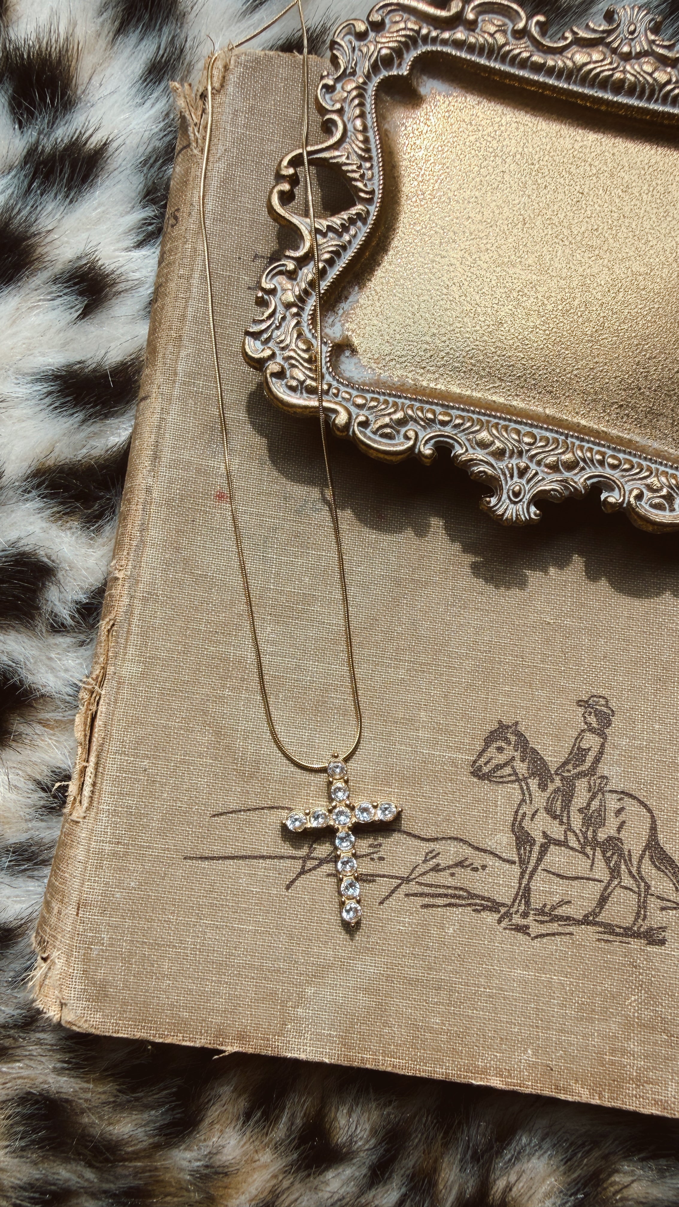 The Cross Necklace XL