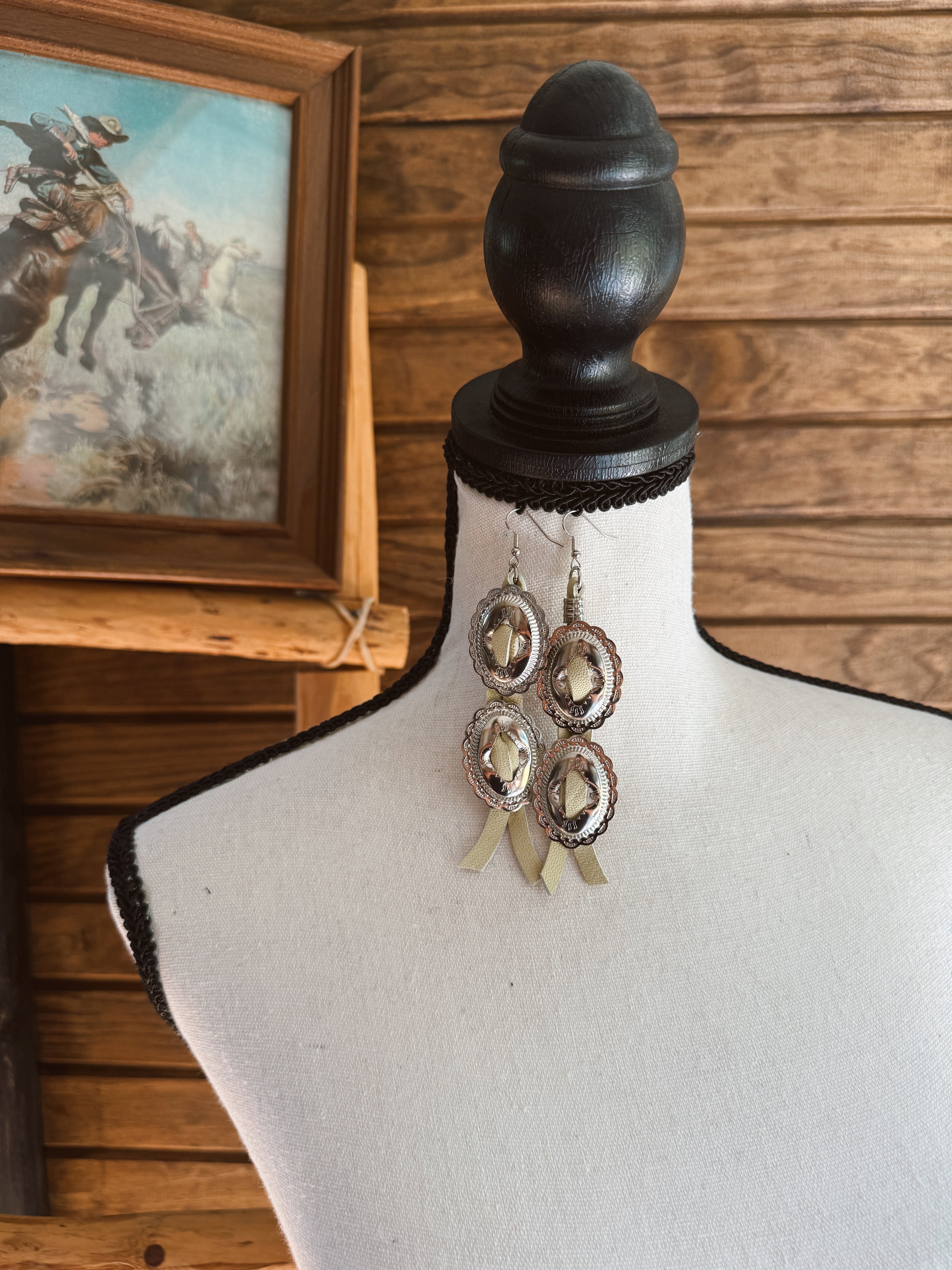 The Concho Earrings - Tan