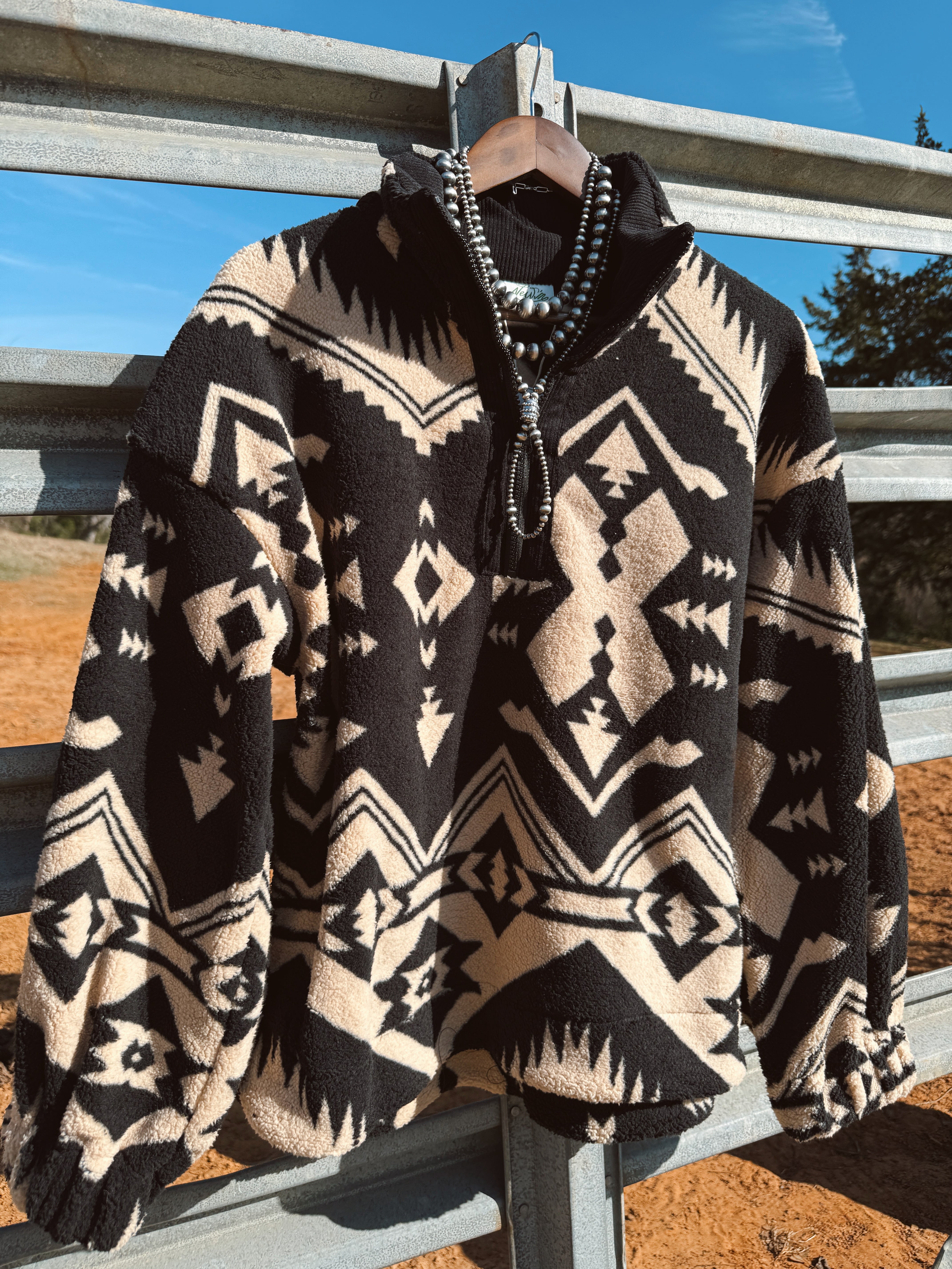 The Aztec Half Zip - Black