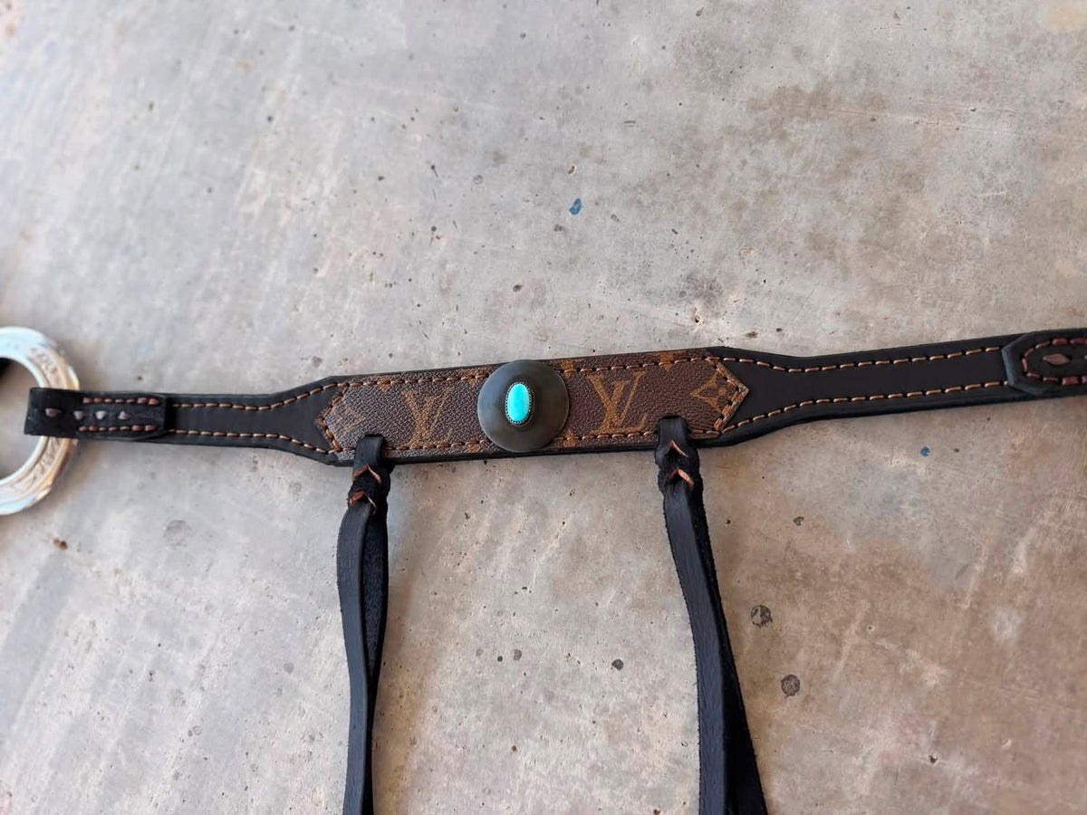 The Luis Breast Collar