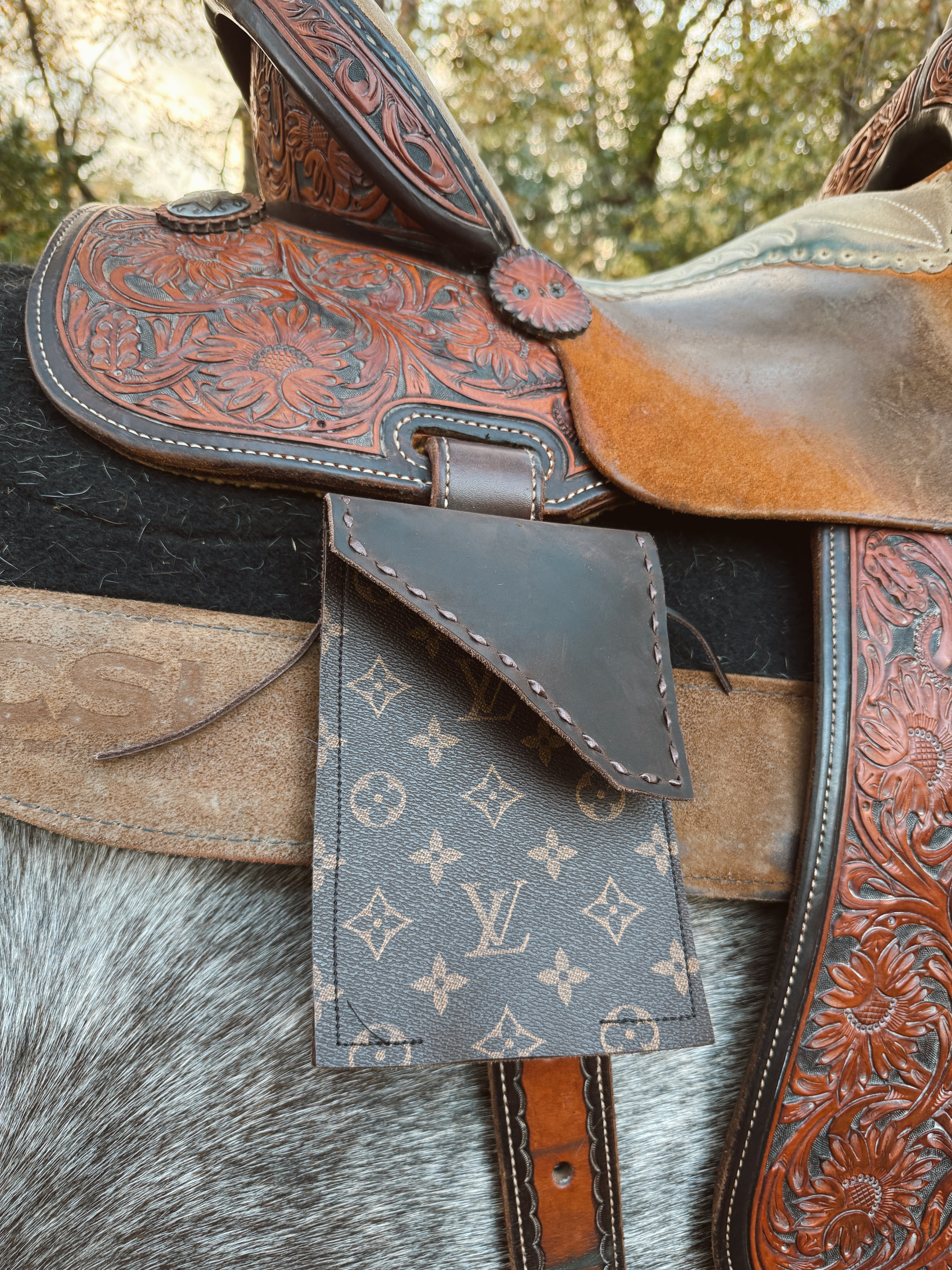 The Luxe Saddle Phone Holder