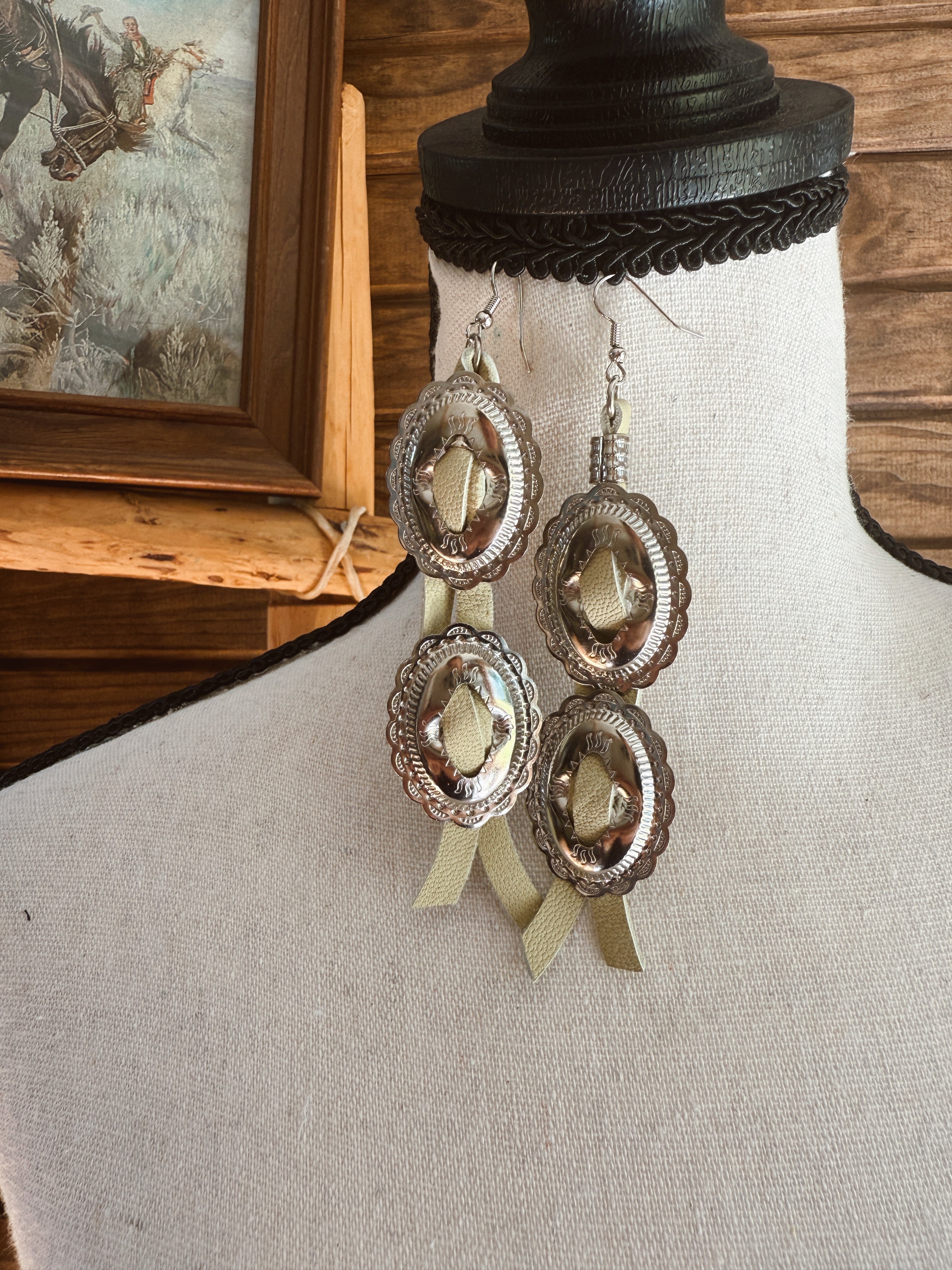 The Concho Earrings - Tan