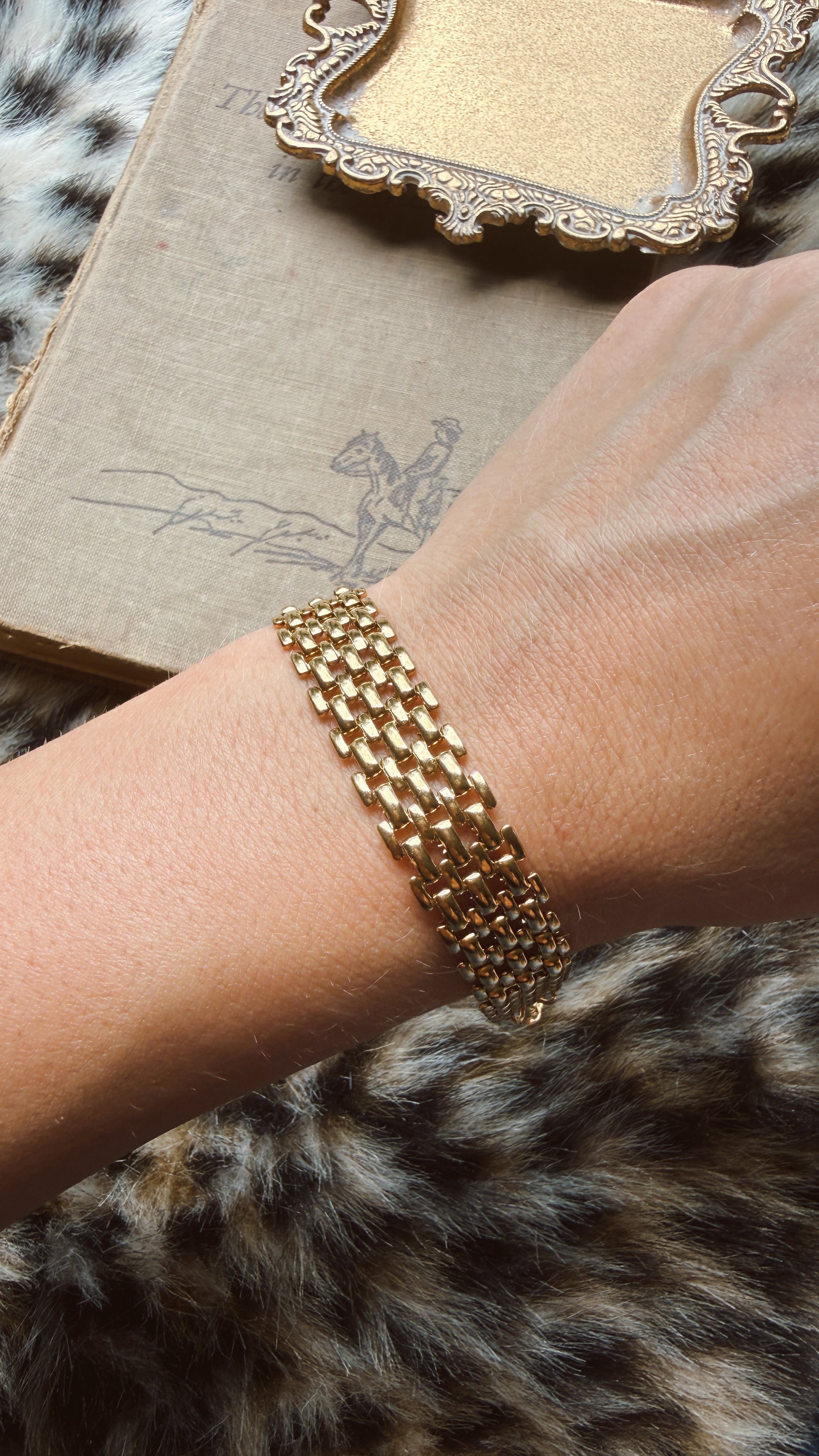 The Chain Bracelet