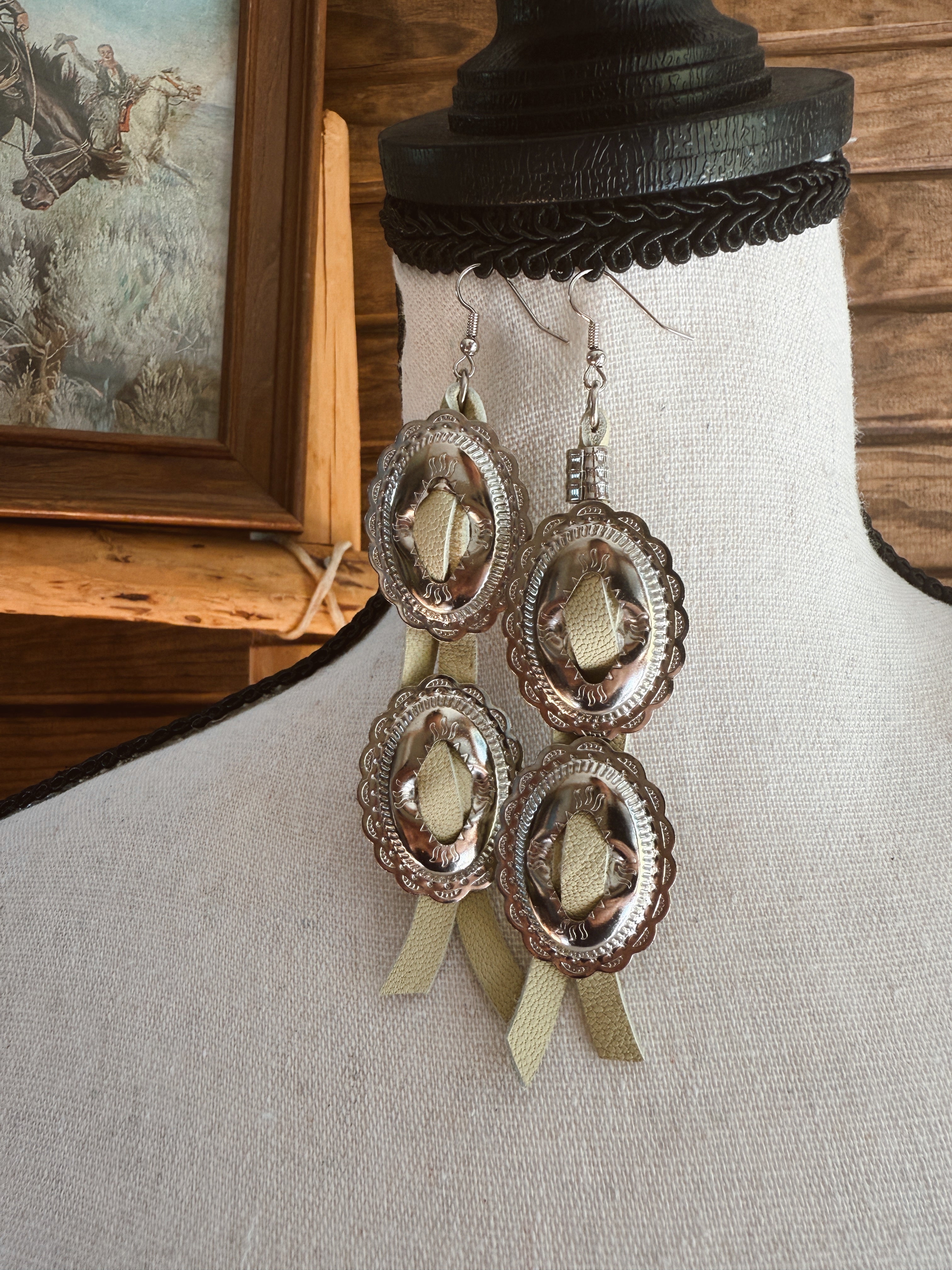 The Concho Earrings - Tan