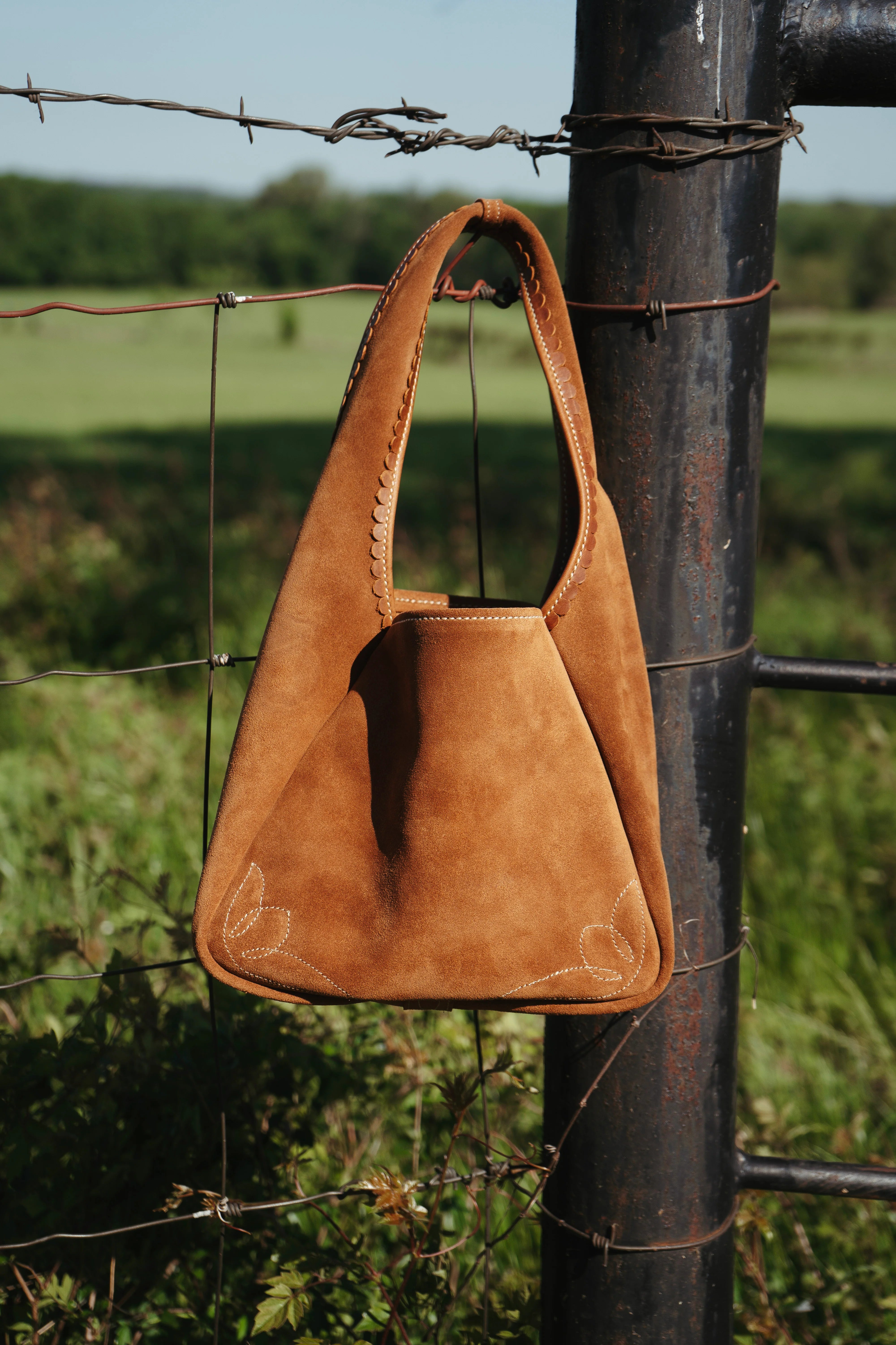 The Maddog Leather Hobo Purse - Camel