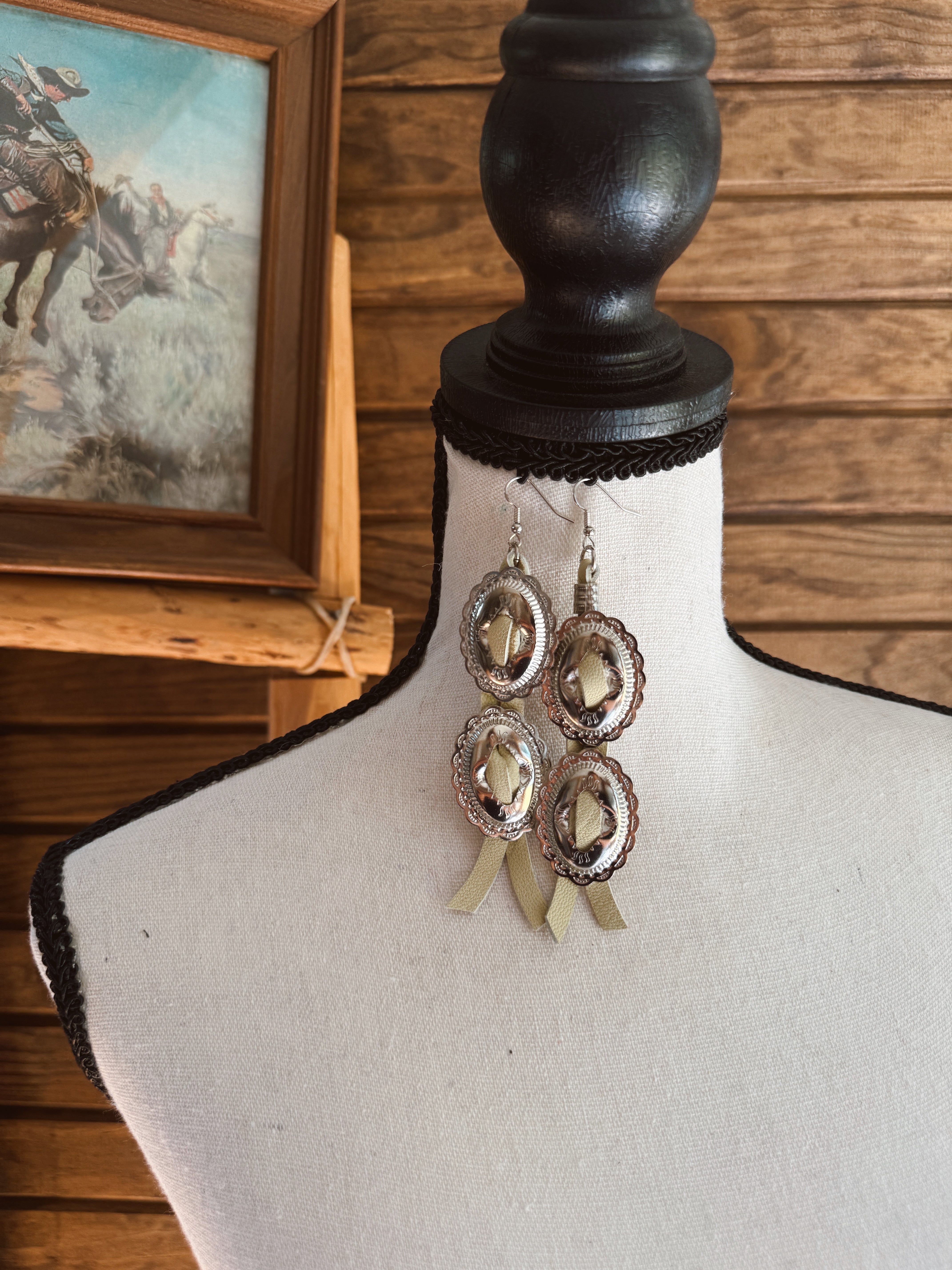 The Concho Earrings - Tan