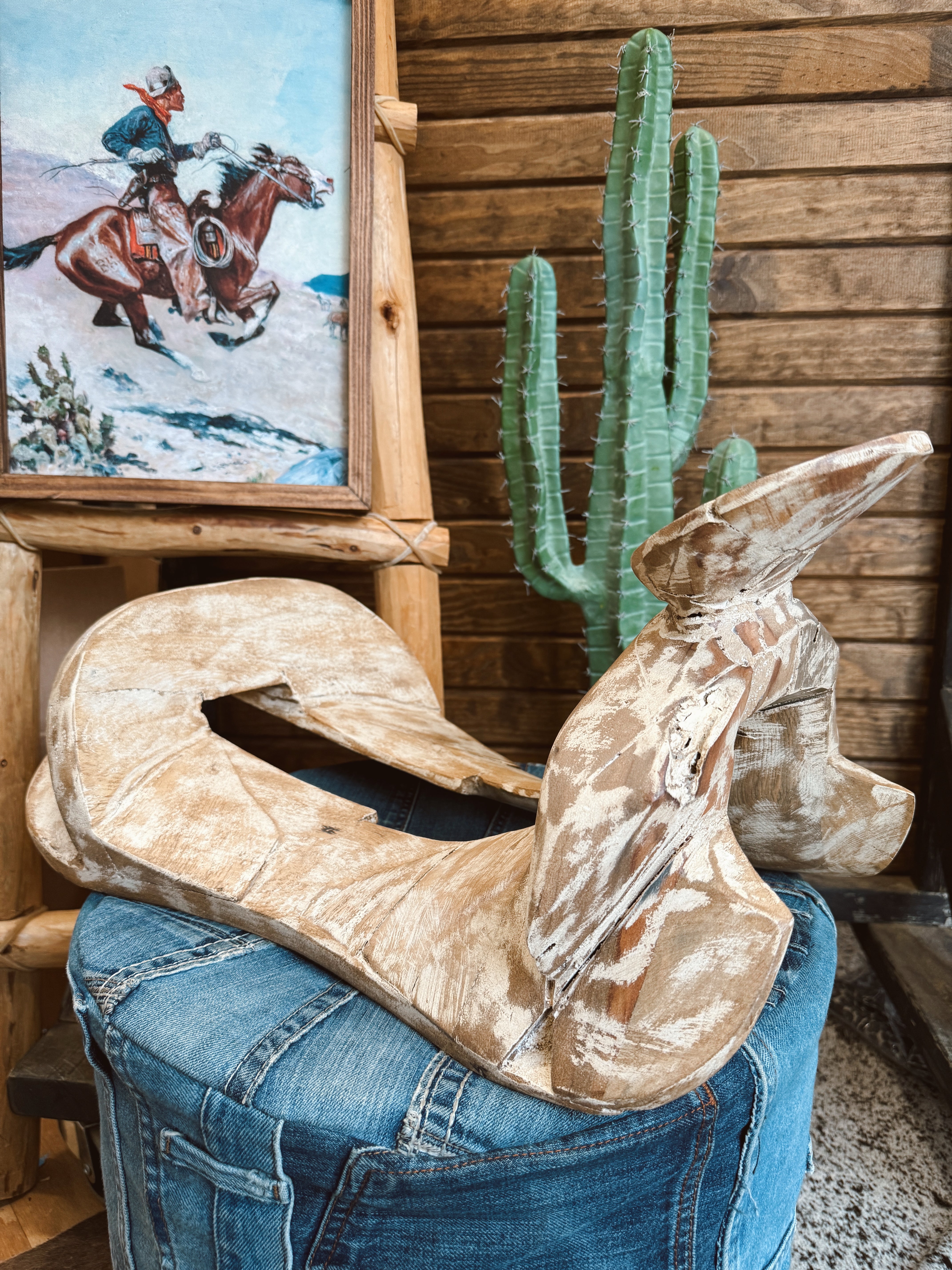 The Saddle Tree - cream