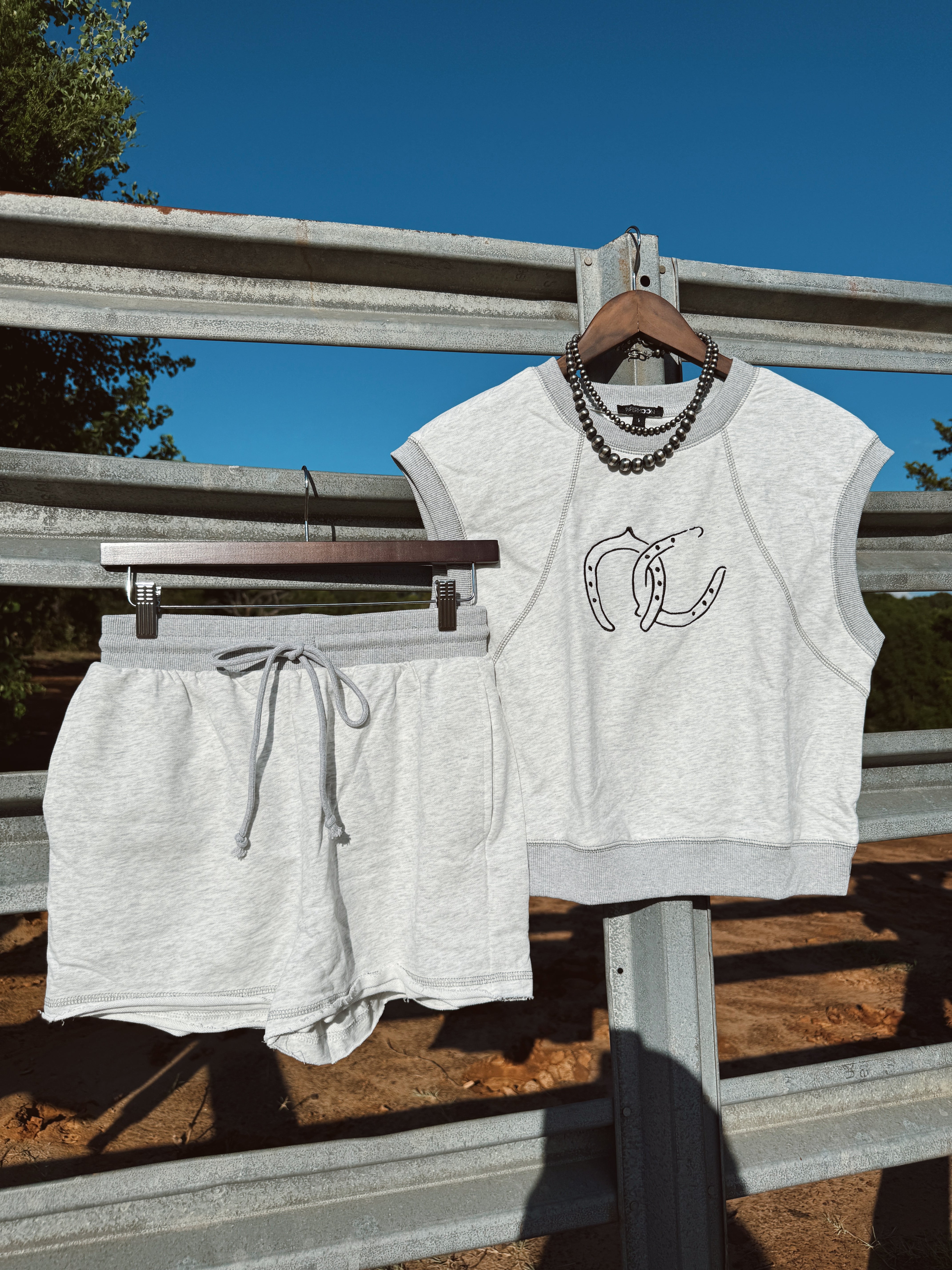 The Horseshoe Set - Exclusive