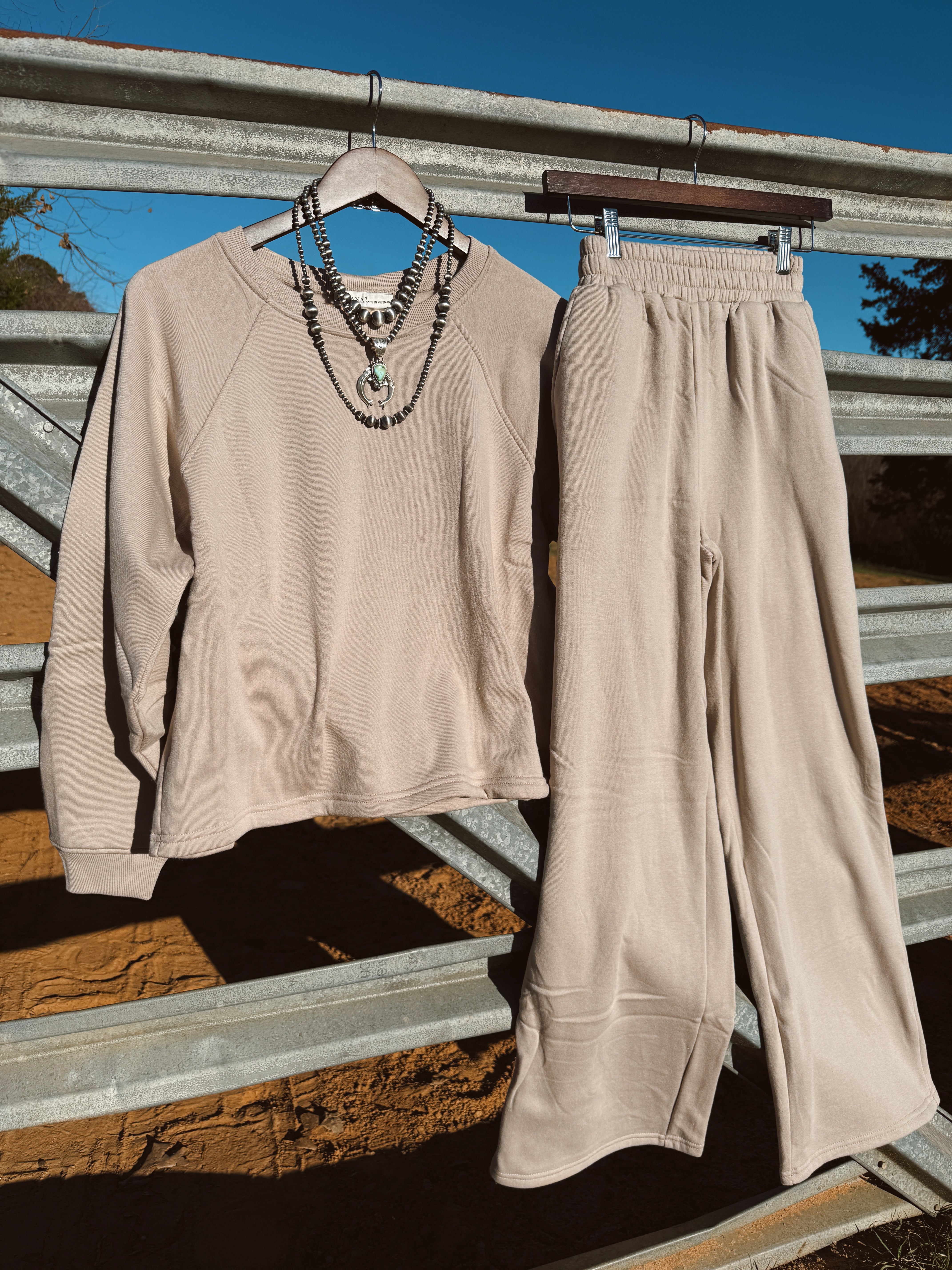 The Monty Set - Sand