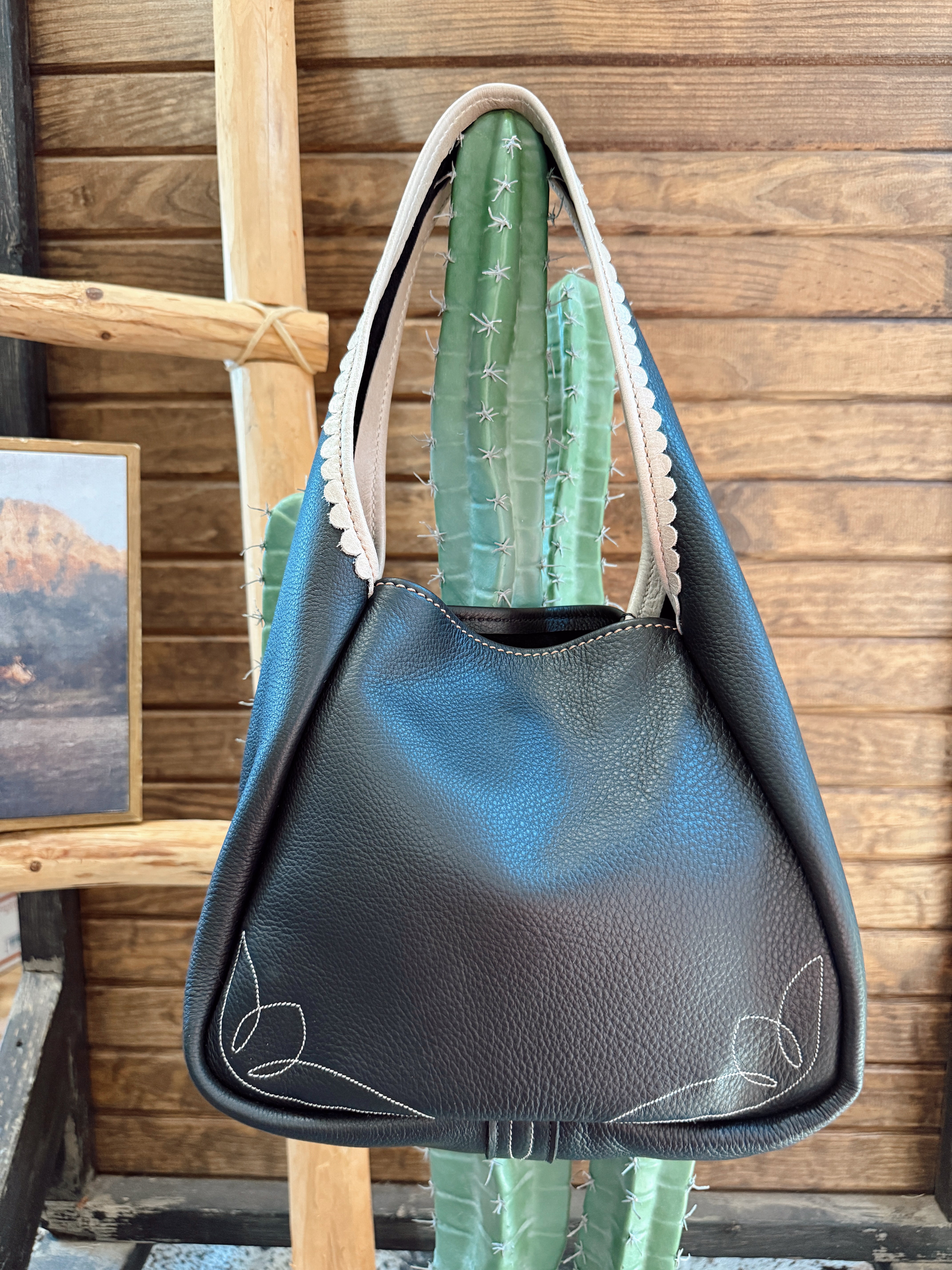 The Maddog Leather Toro Hobo Purse - Black