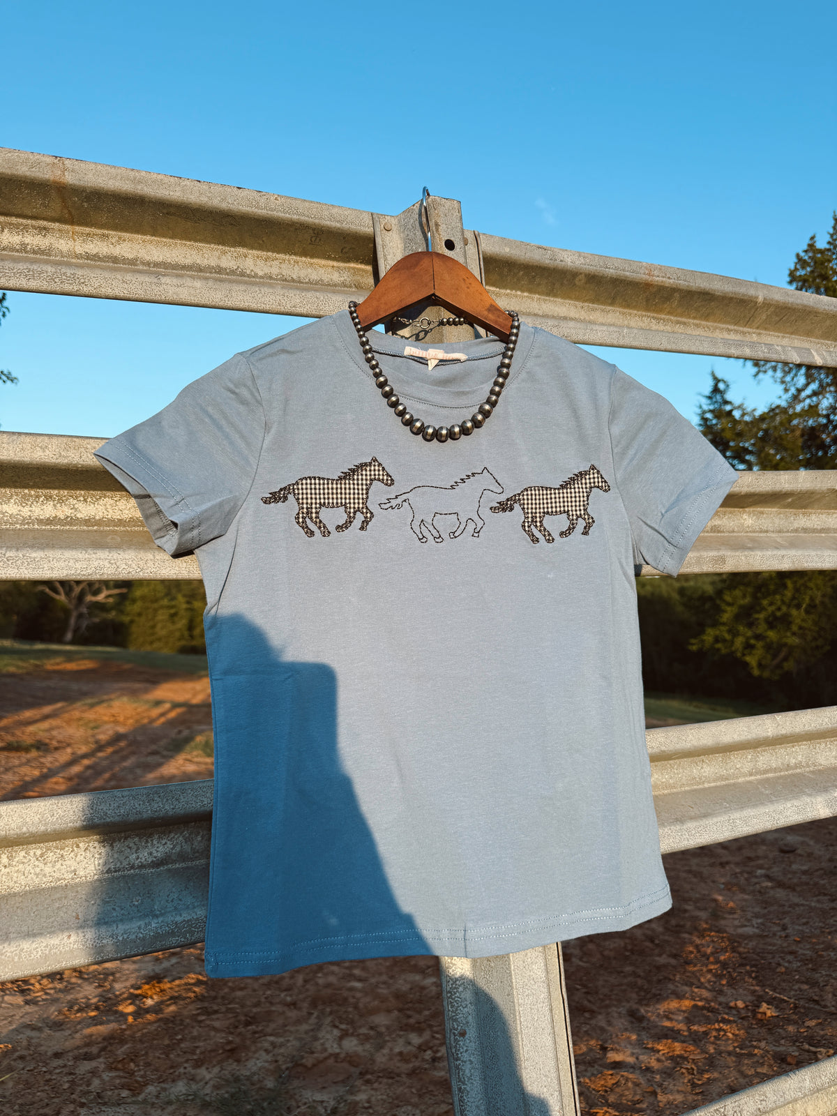 The Tres Horses Top