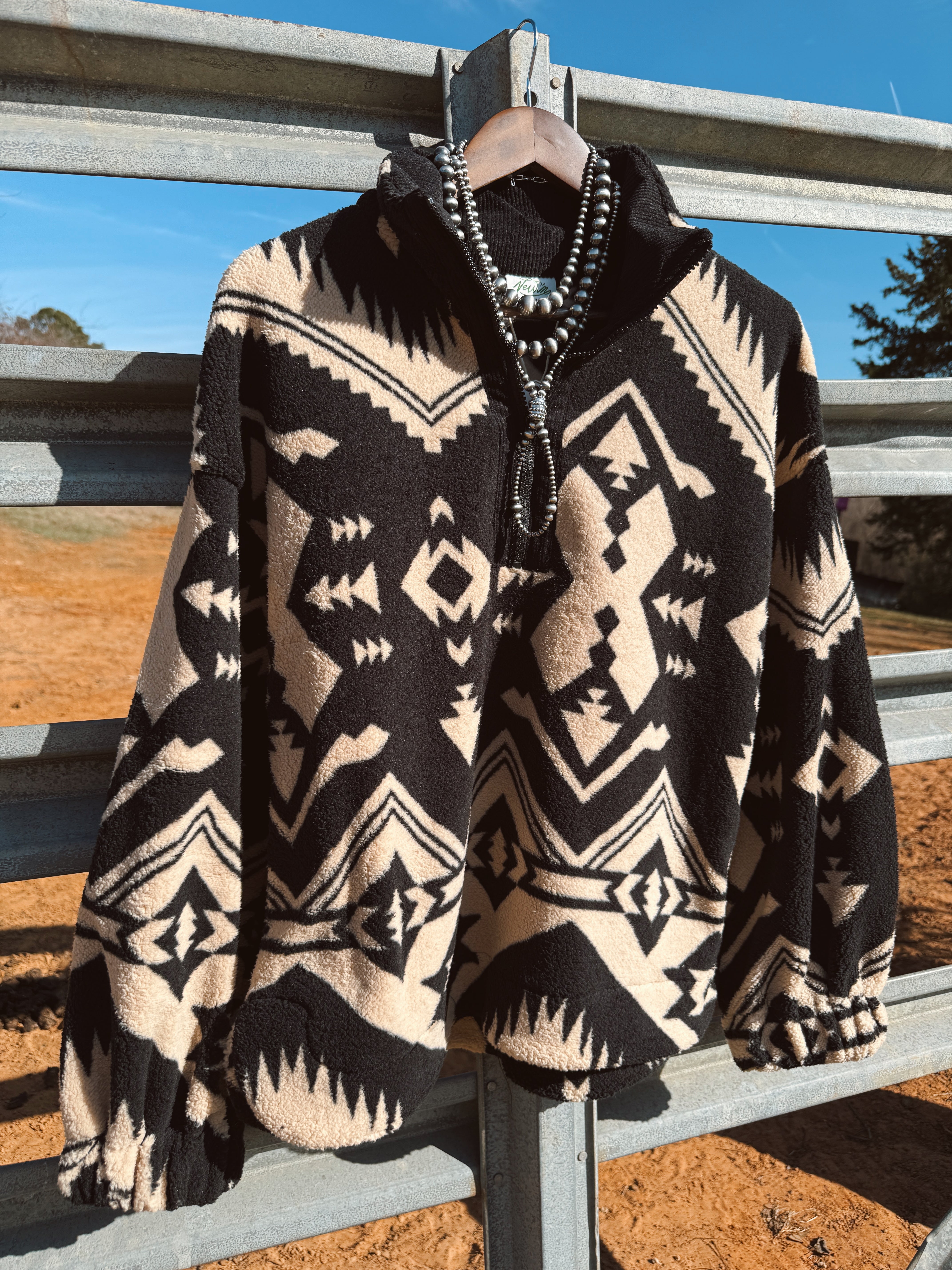 The Aztec Half Zip - Black