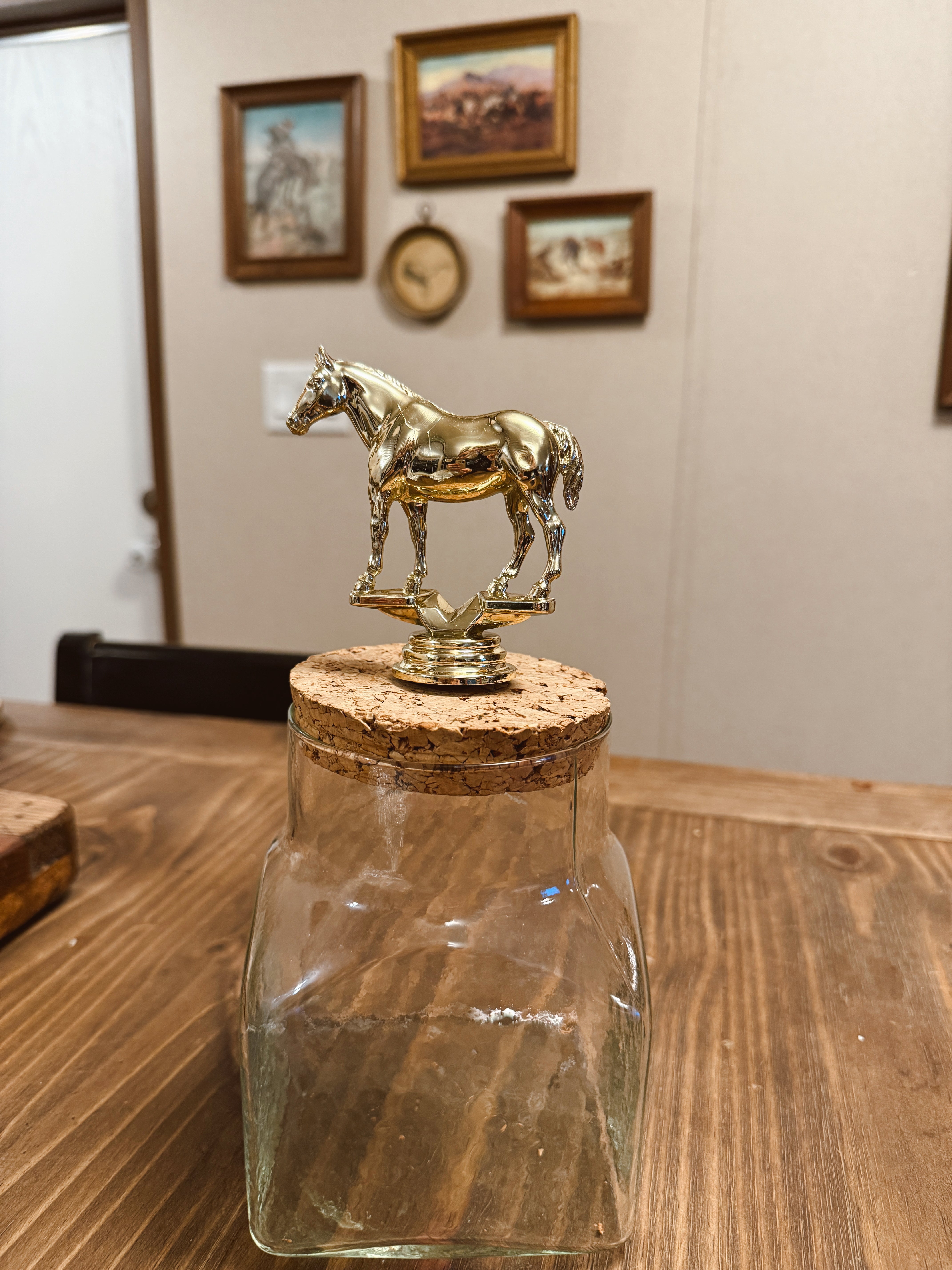 The Vintage Quarter Horse Topper - Gold