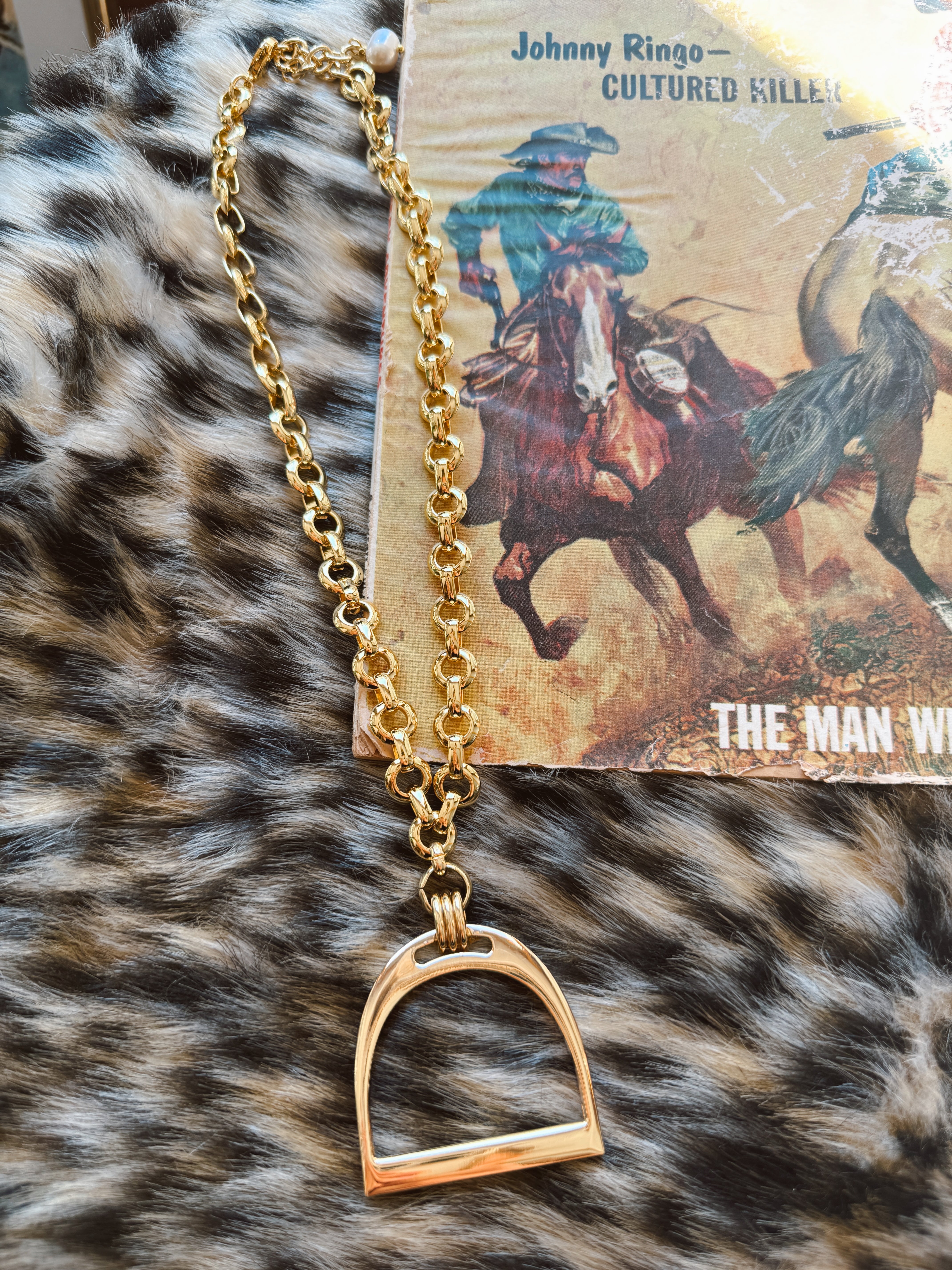 The Stirrup Necklace - Gold