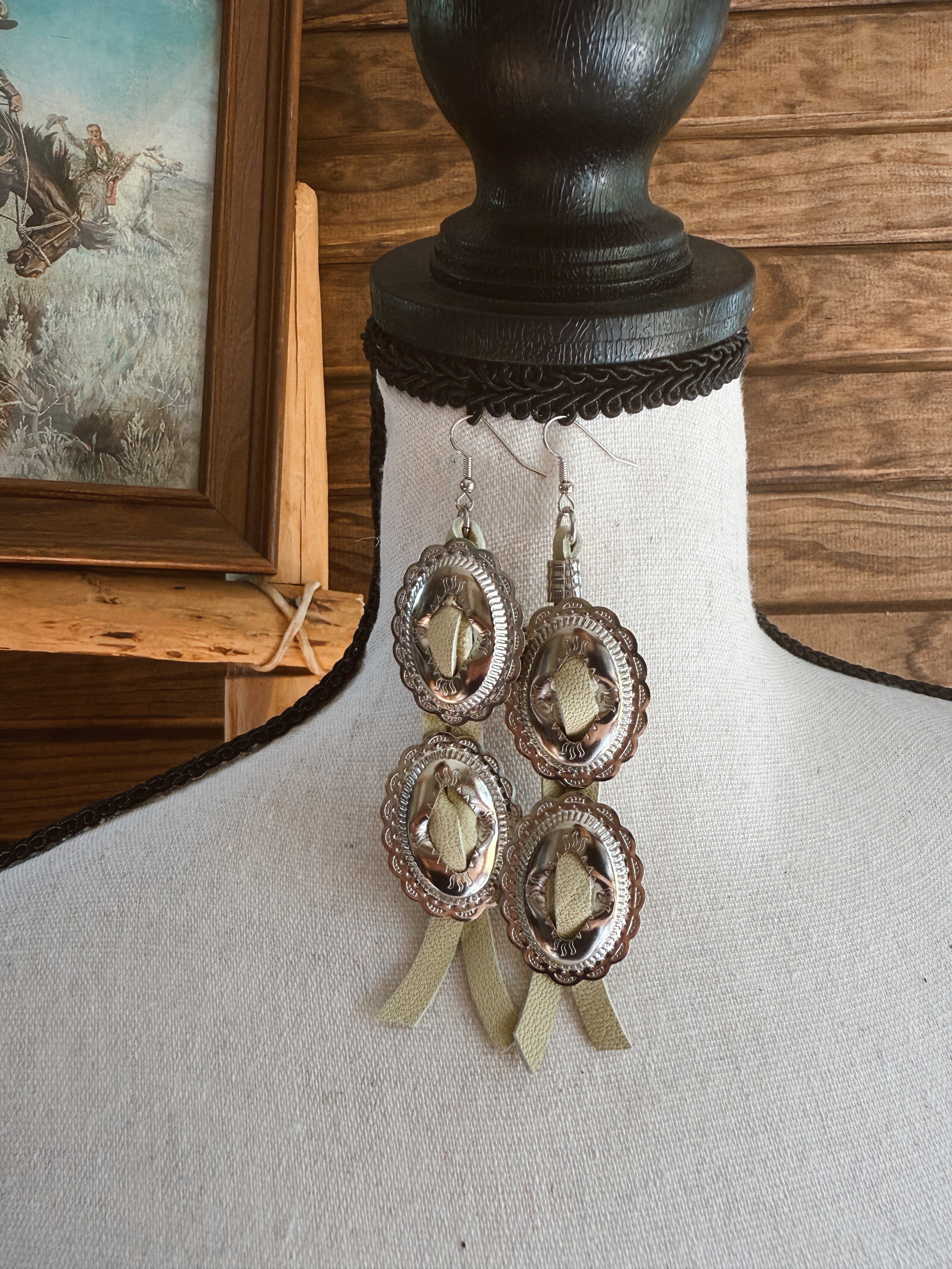 The Concho Earrings - Tan