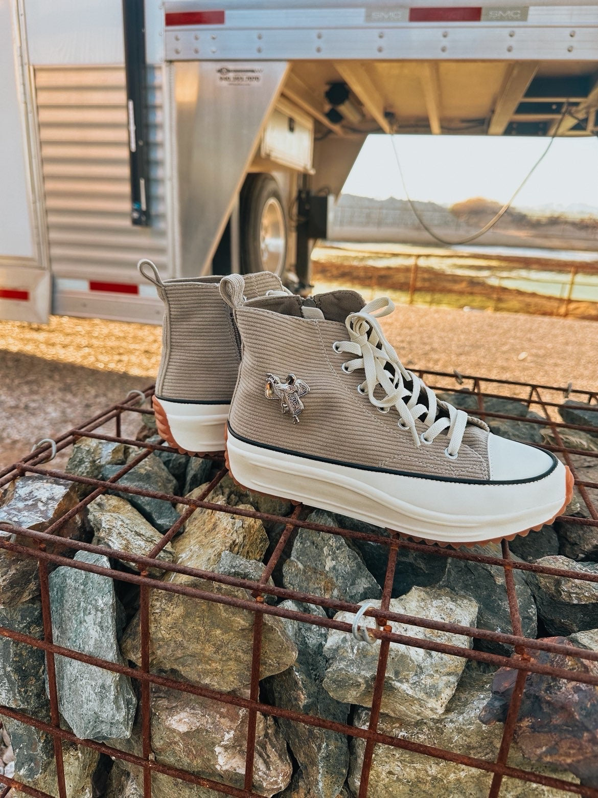 The EXCLUSIVE Saddle Sneaker