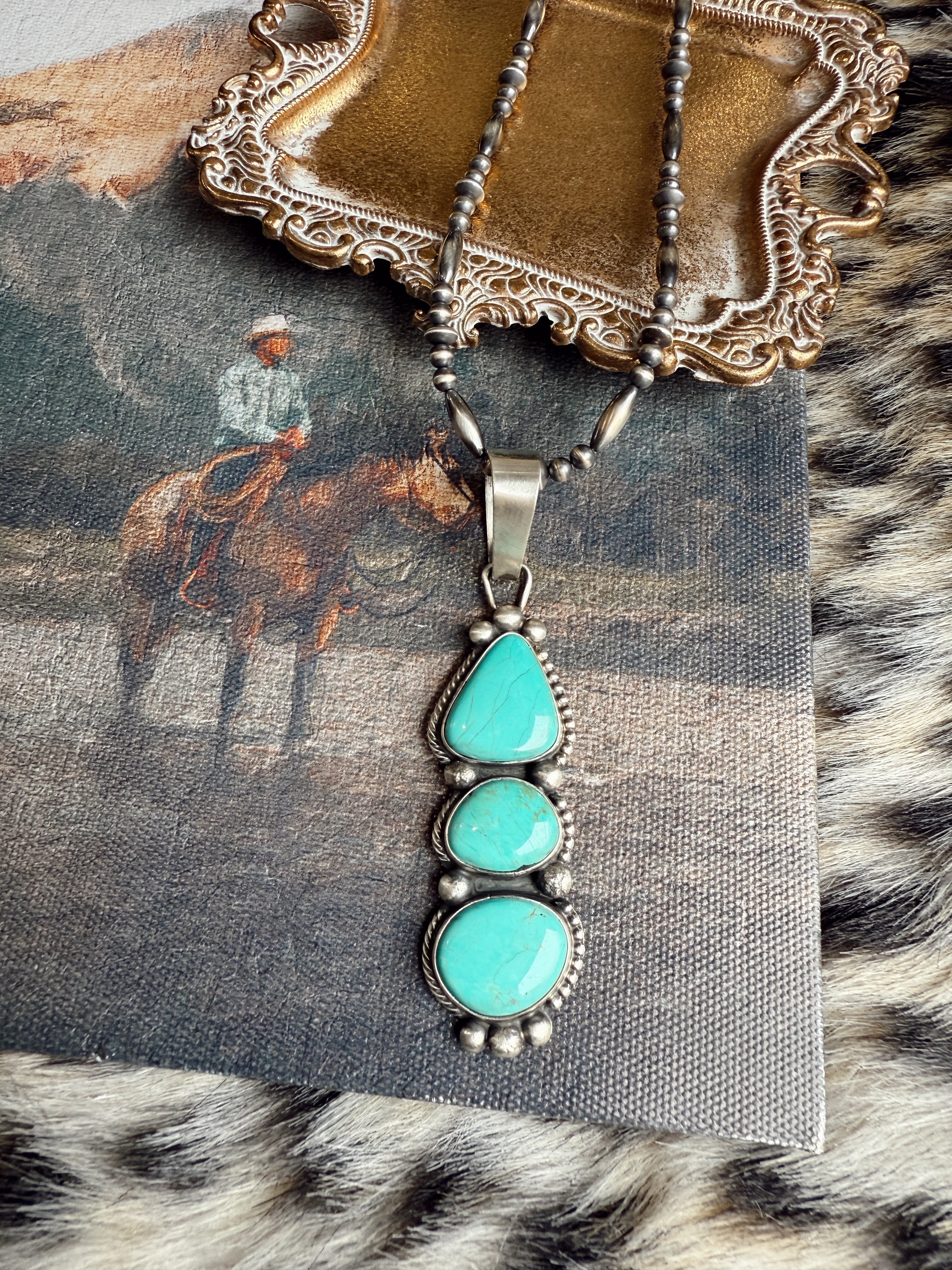 The Roan Pendant
