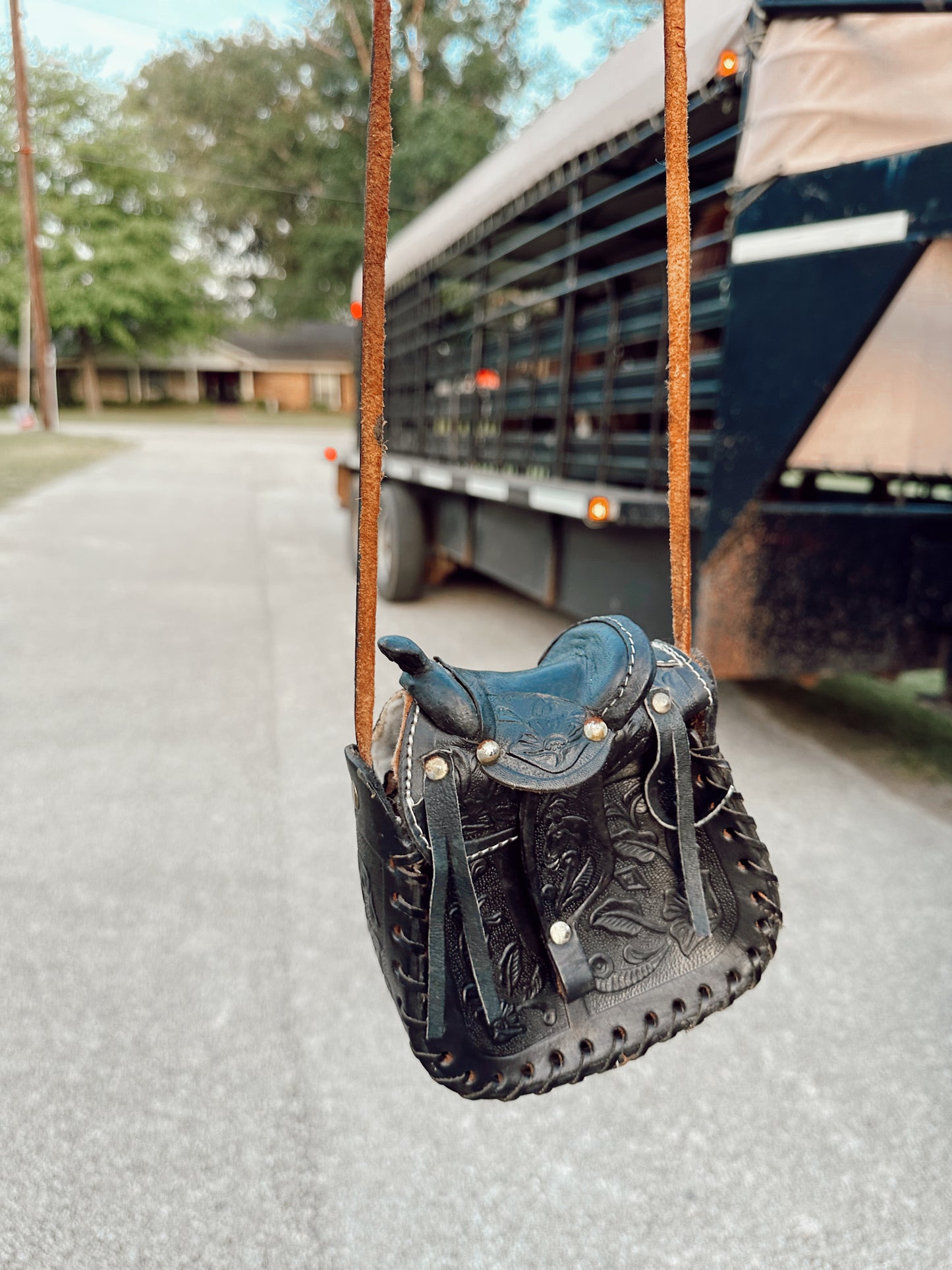 The Vintage Saddle Purse