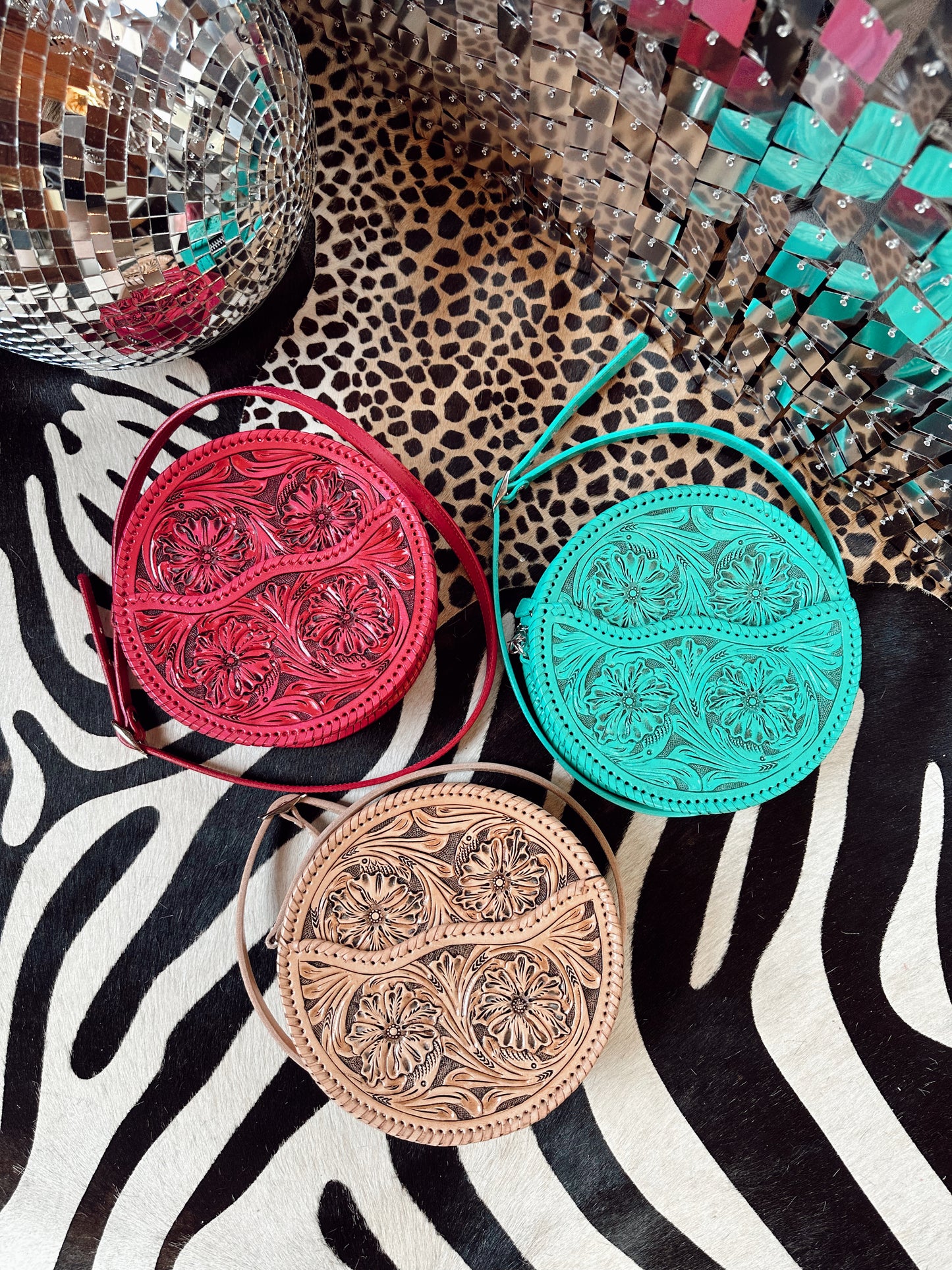 The Que Chula Redondo Leather Tooled Purse {6 Colors}