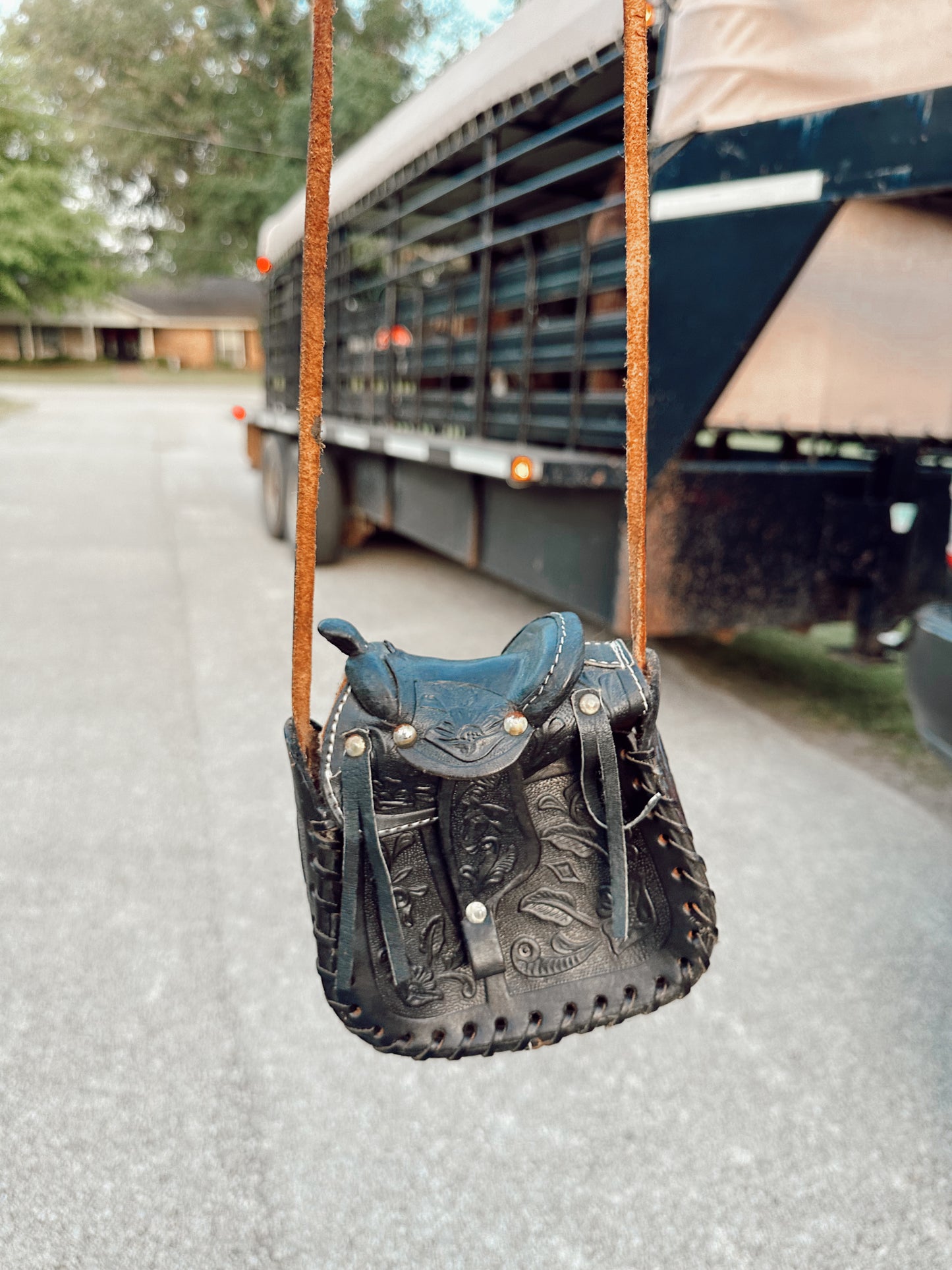 The Vintage Saddle Purse